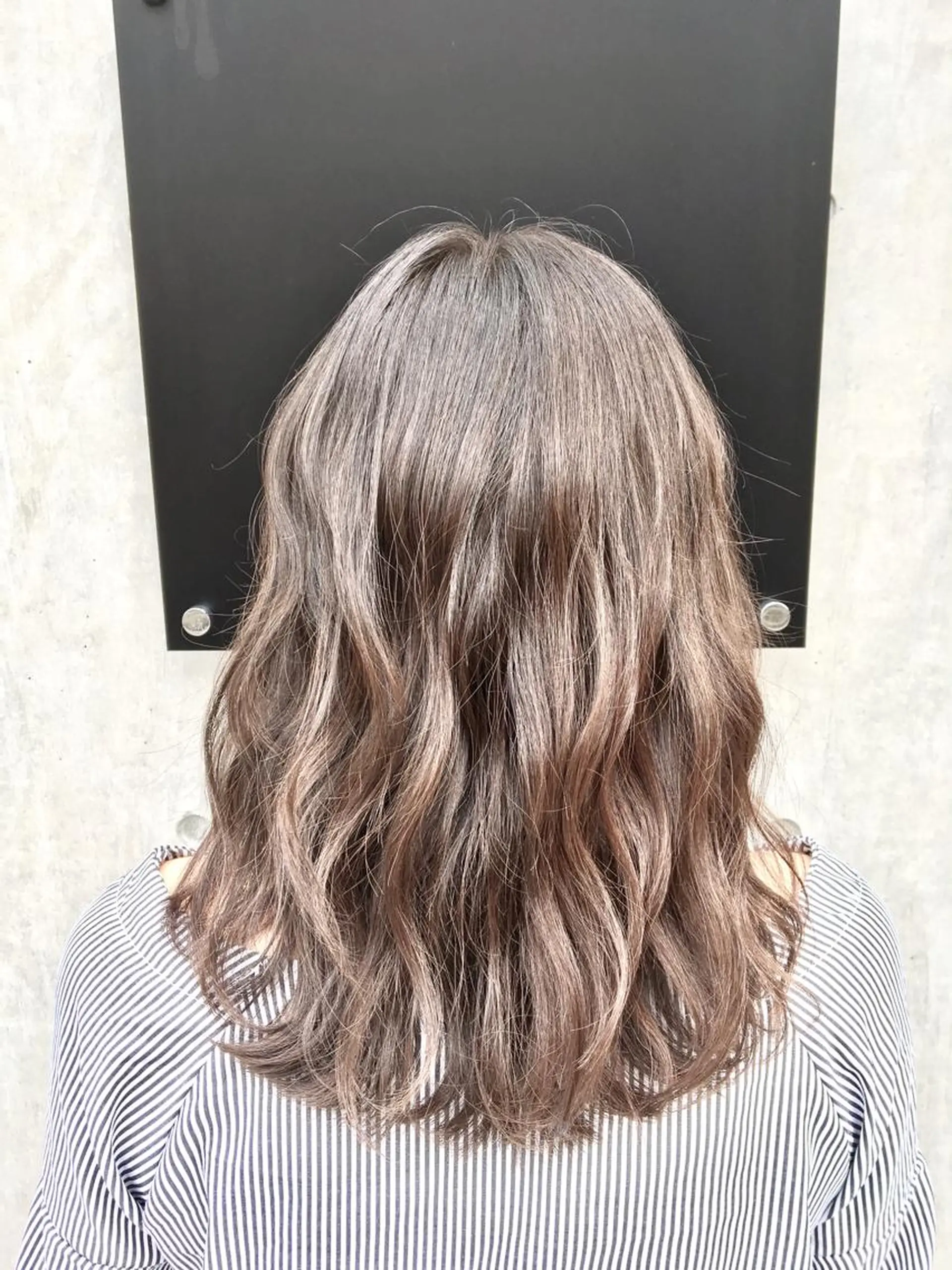 セミロング カラー パーマ アッシュ 透明感カラー ✨髪質改善縮毛矯正✨ 宇田川修平のエステ・リラクイメージ