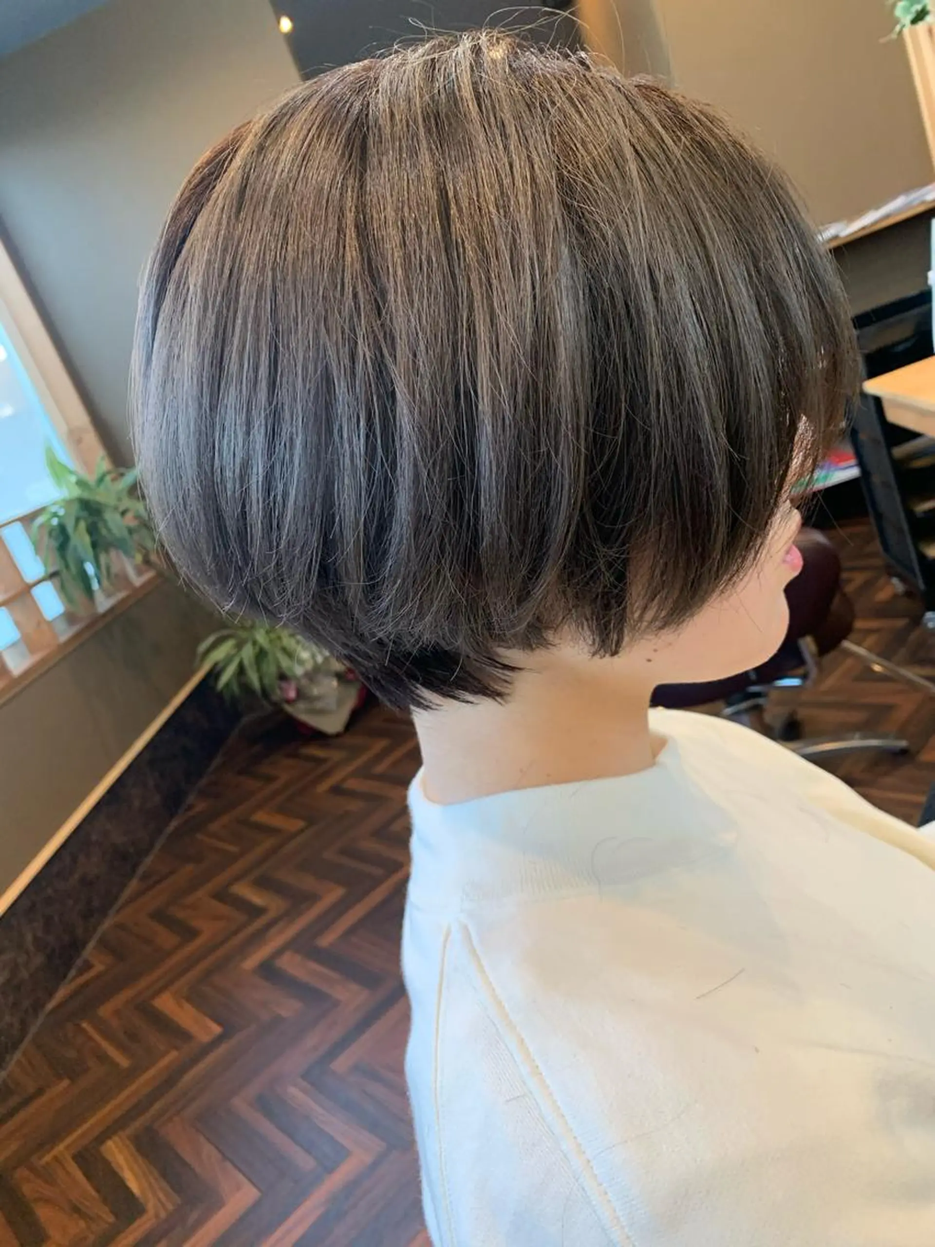 ショート カラー ショートボブ グレージュ ボブ ショートヘア カット ヘアカラー FLAGS所属・FLAGS YAMATOのヘアスタイル