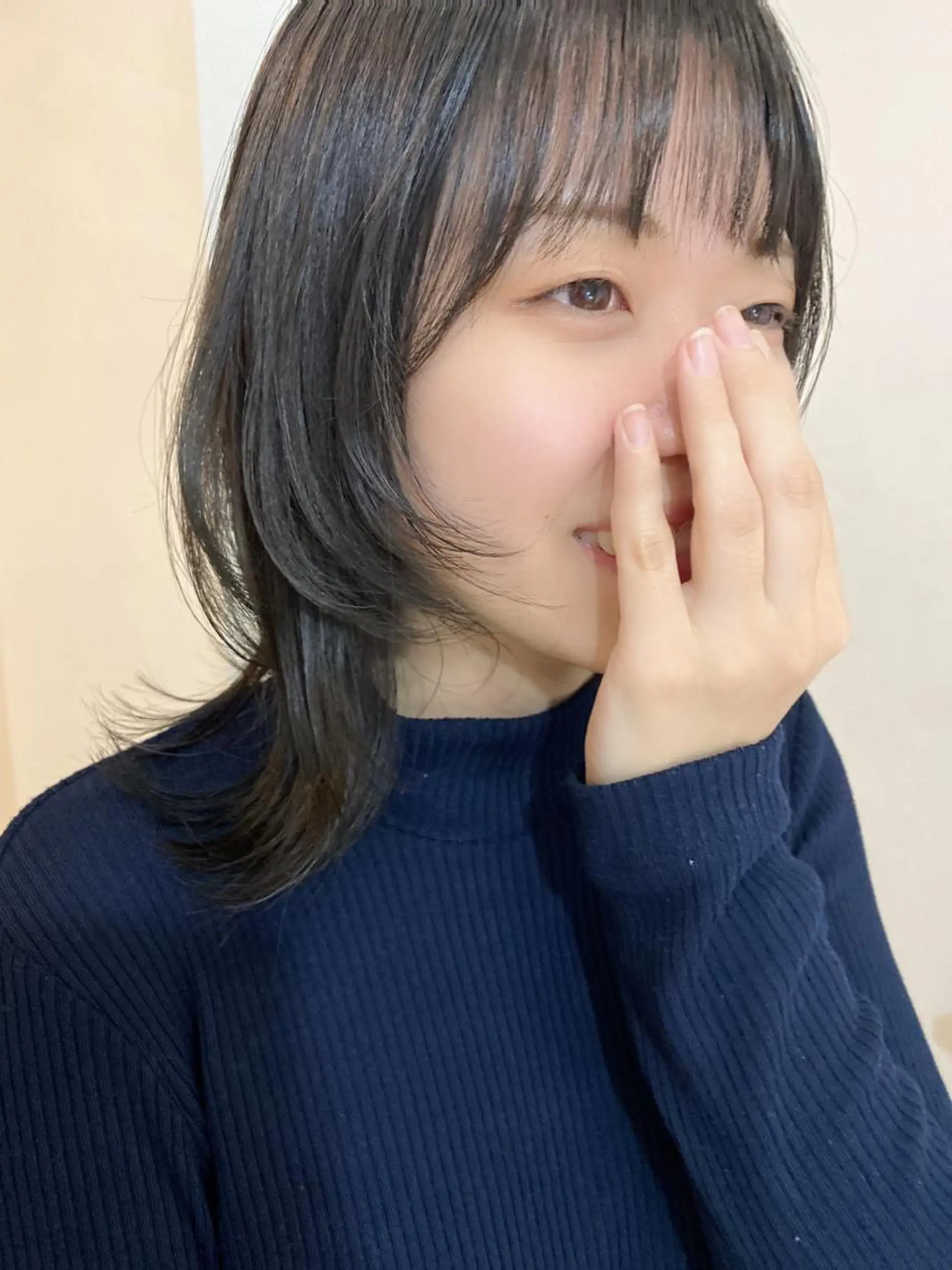 ミディアム カラー 顔まわりレイヤー レイヤーカット カット ヘアカラー ツキノキ ミナのヘアスタイル