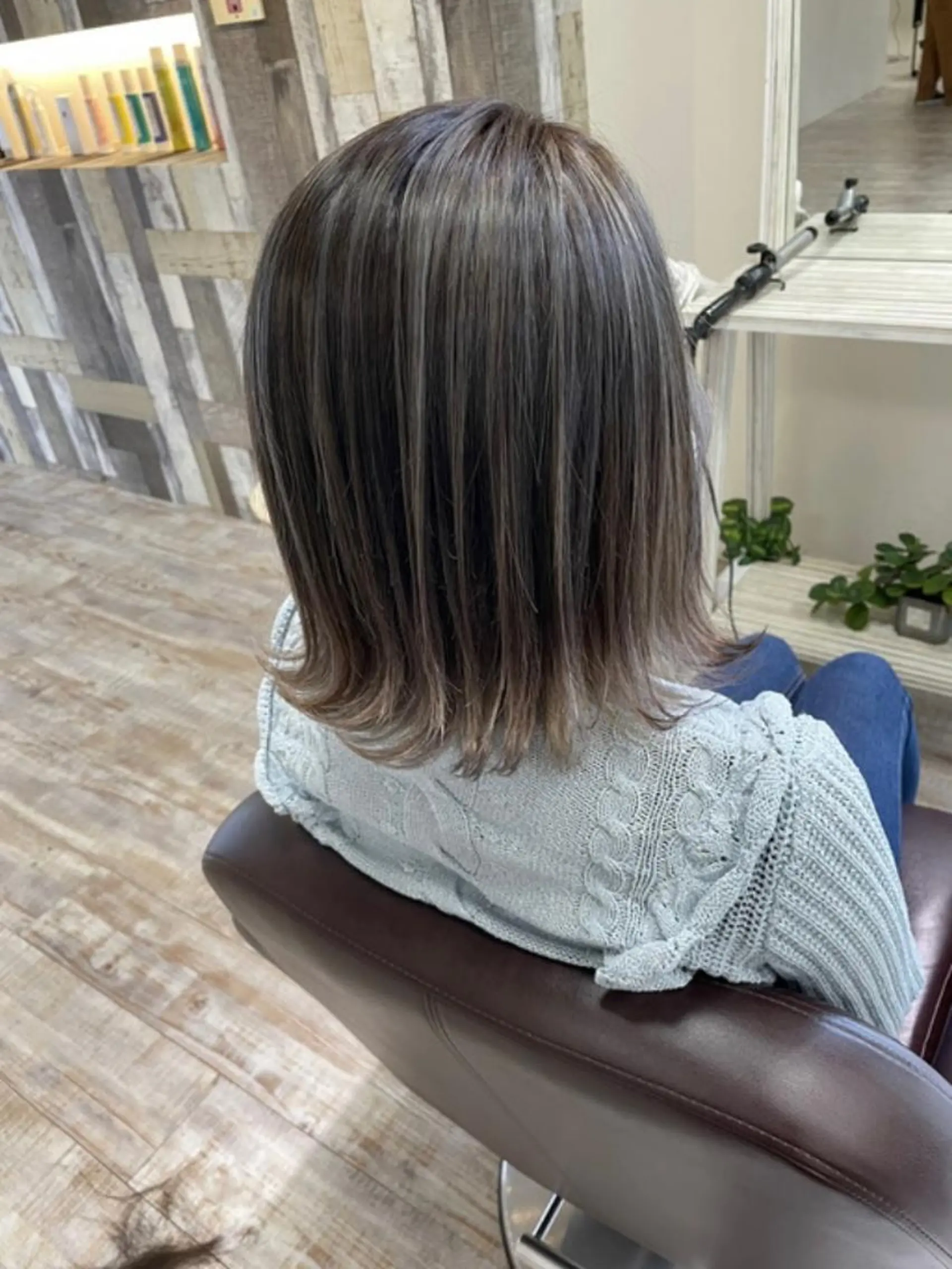 ミディアム カラー バレイヤージュ レイヤーカット ROSEL末吉 海渡のヘアスタイル