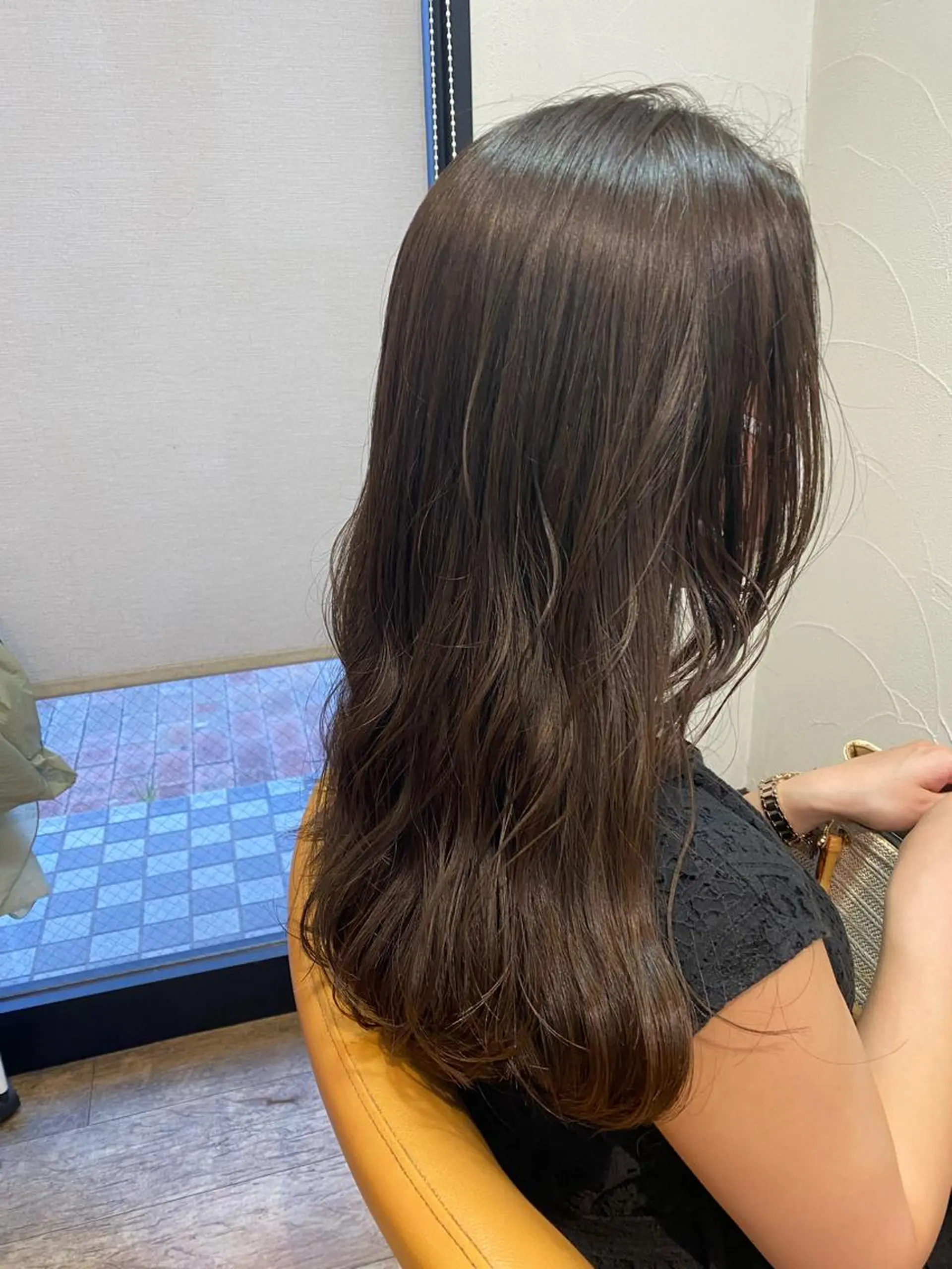 ロング カラー ブラウンカラー オリーブブラウン サプリームヘア 飯田みち瑠のヘアスタイル