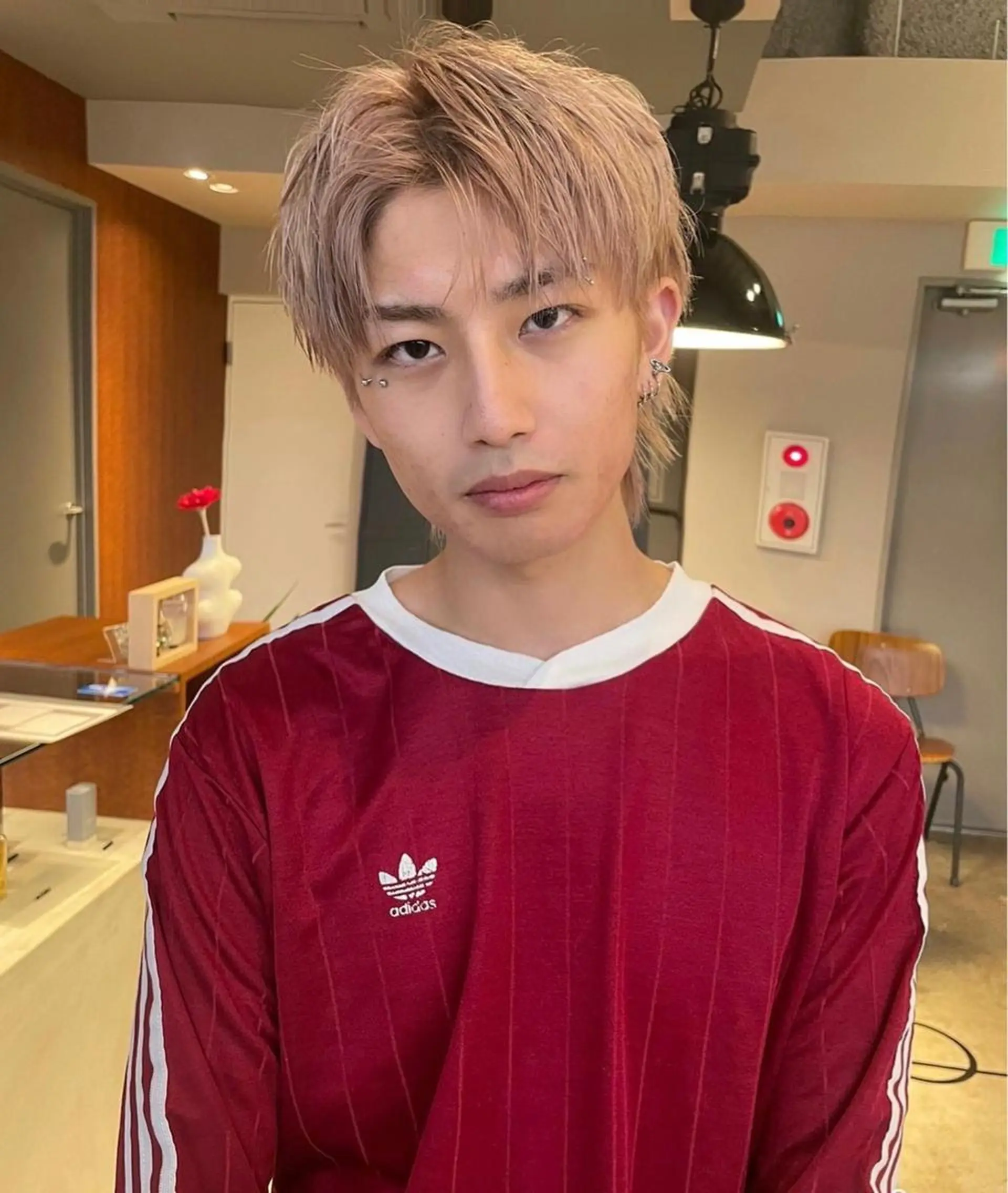 ショート ミルクティーベージュ outaのヘアスタイル