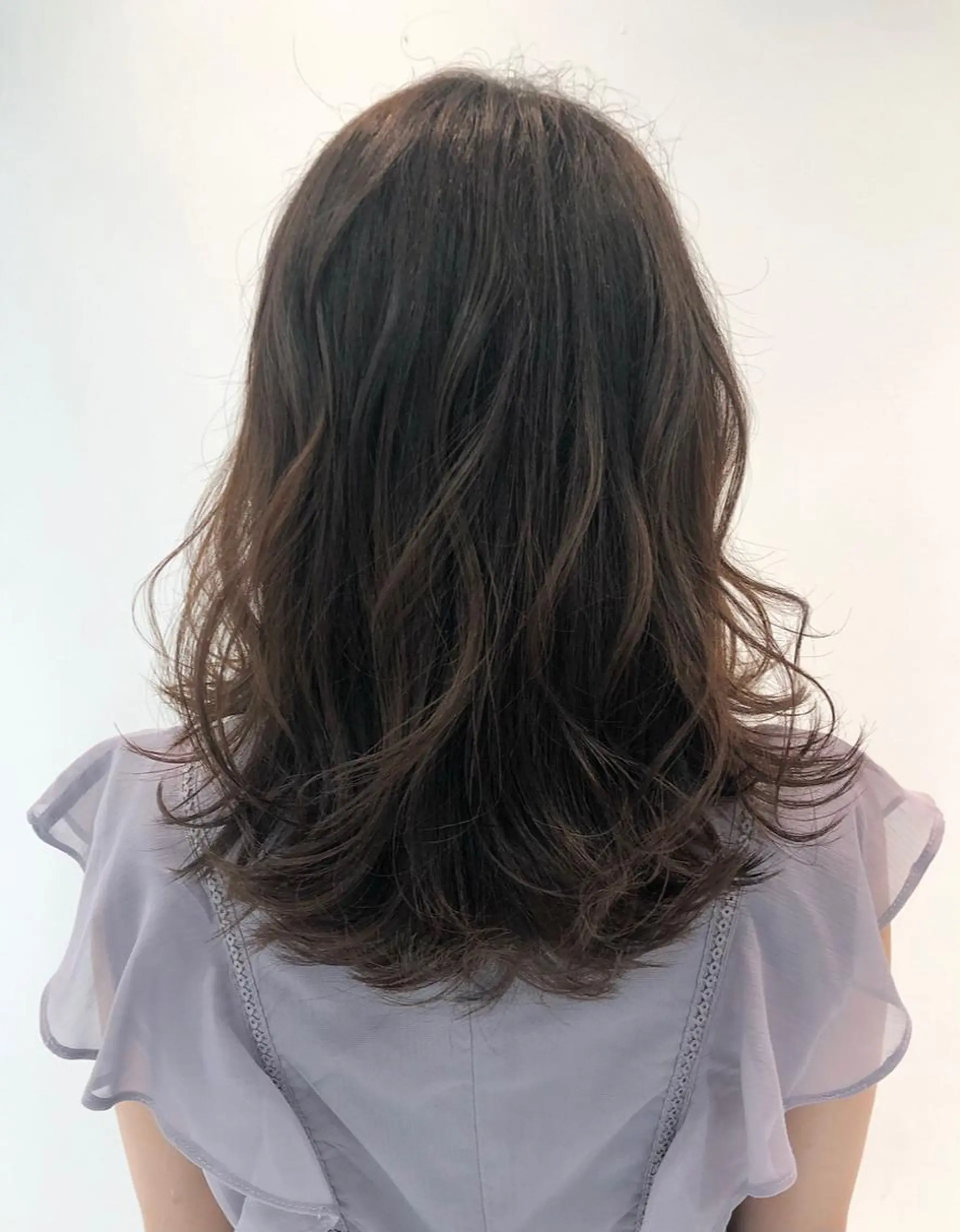セミロング カラー 磯山 直貴のヘアスタイル