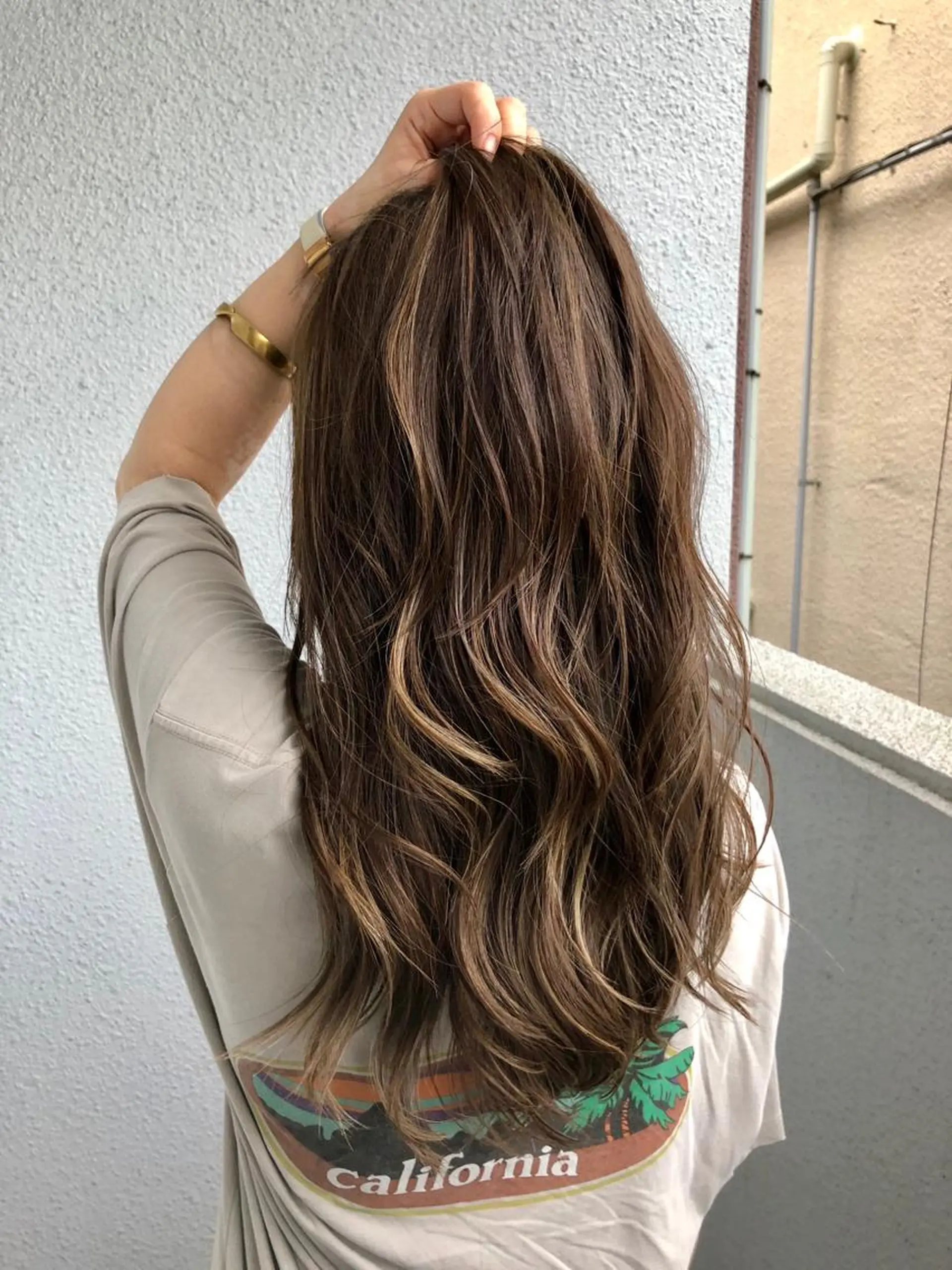 セミロング 白いハイライト🤍 タナカリョウスケのヘアスタイル