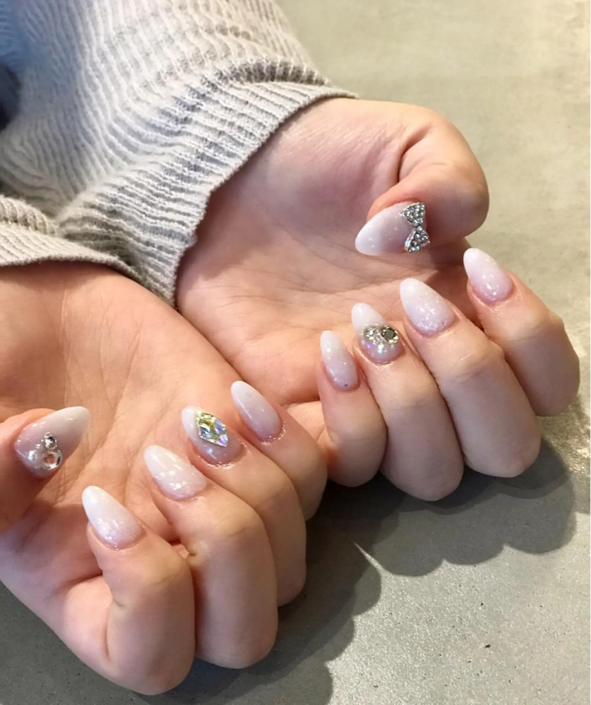 ネイル スカルプネイル ストーンネイル ハンドネイル Soeur ネイリストのネイルデザイン