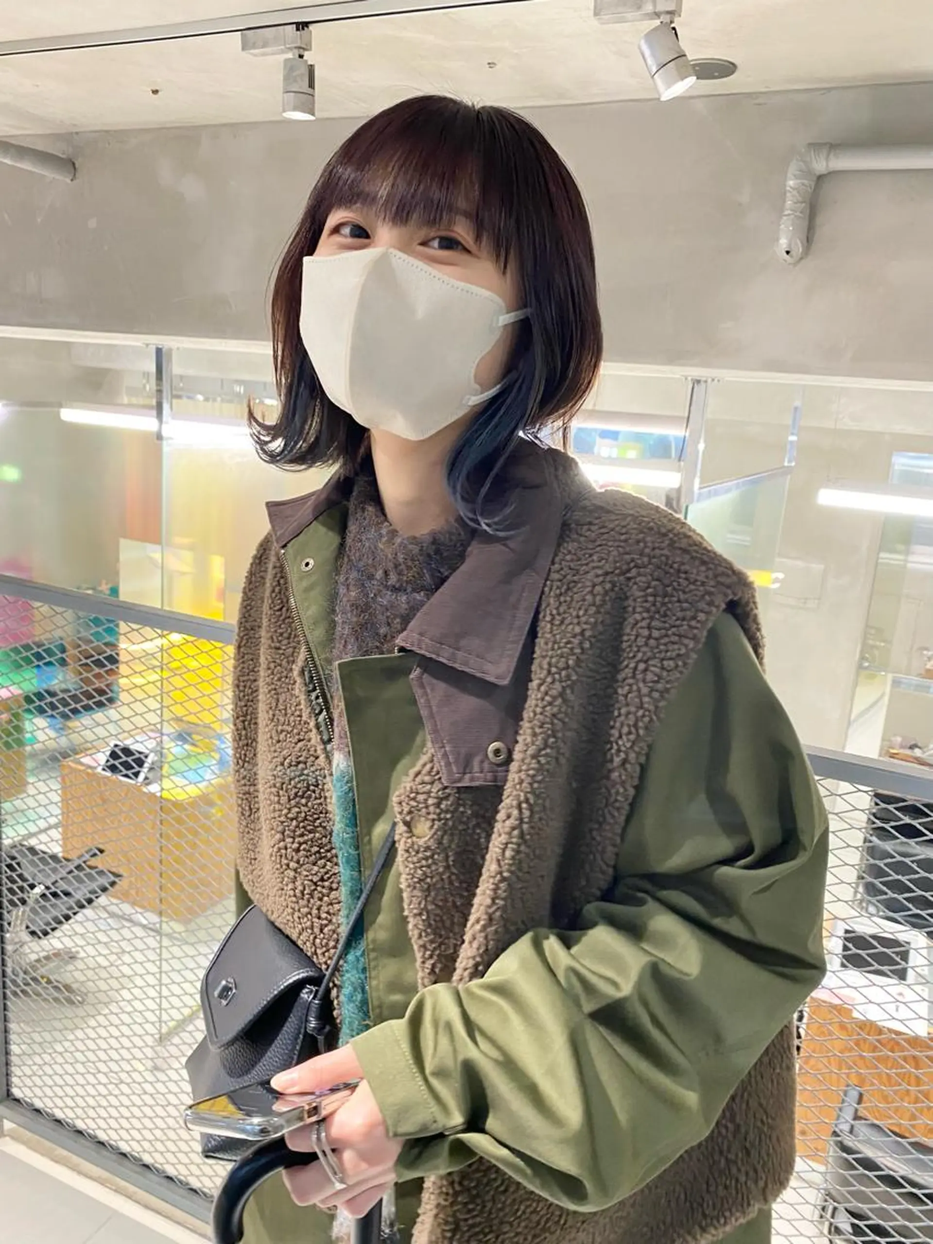 ミディアム カラー ヘアアレンジ ブルーカラー インナーカラー ラベンダーカラー レイヤー🌟艶カラー 🕊まやのヘアスタイル