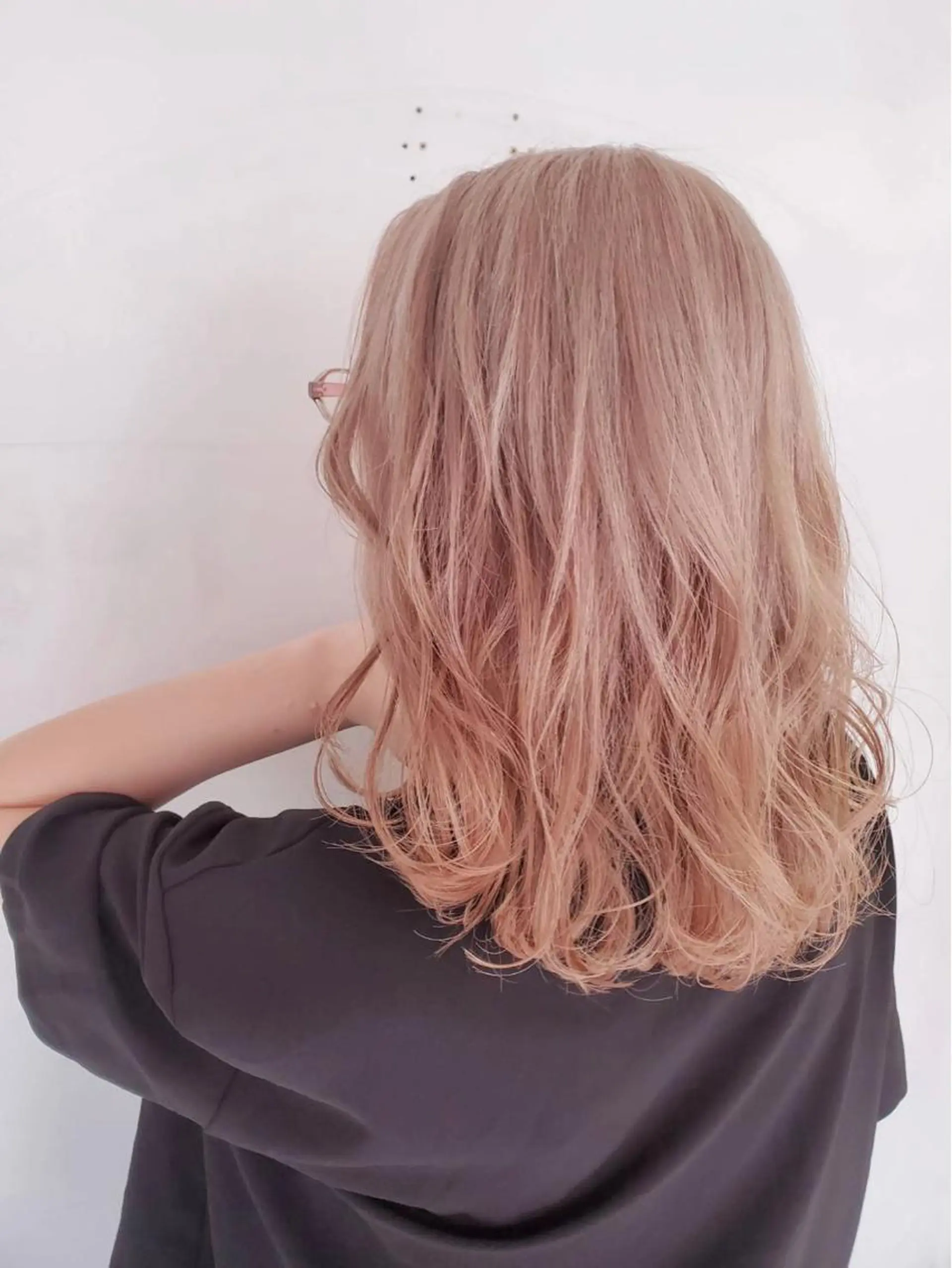 セミロング 派手髪支持率No1 Eisukeのヘアスタイル