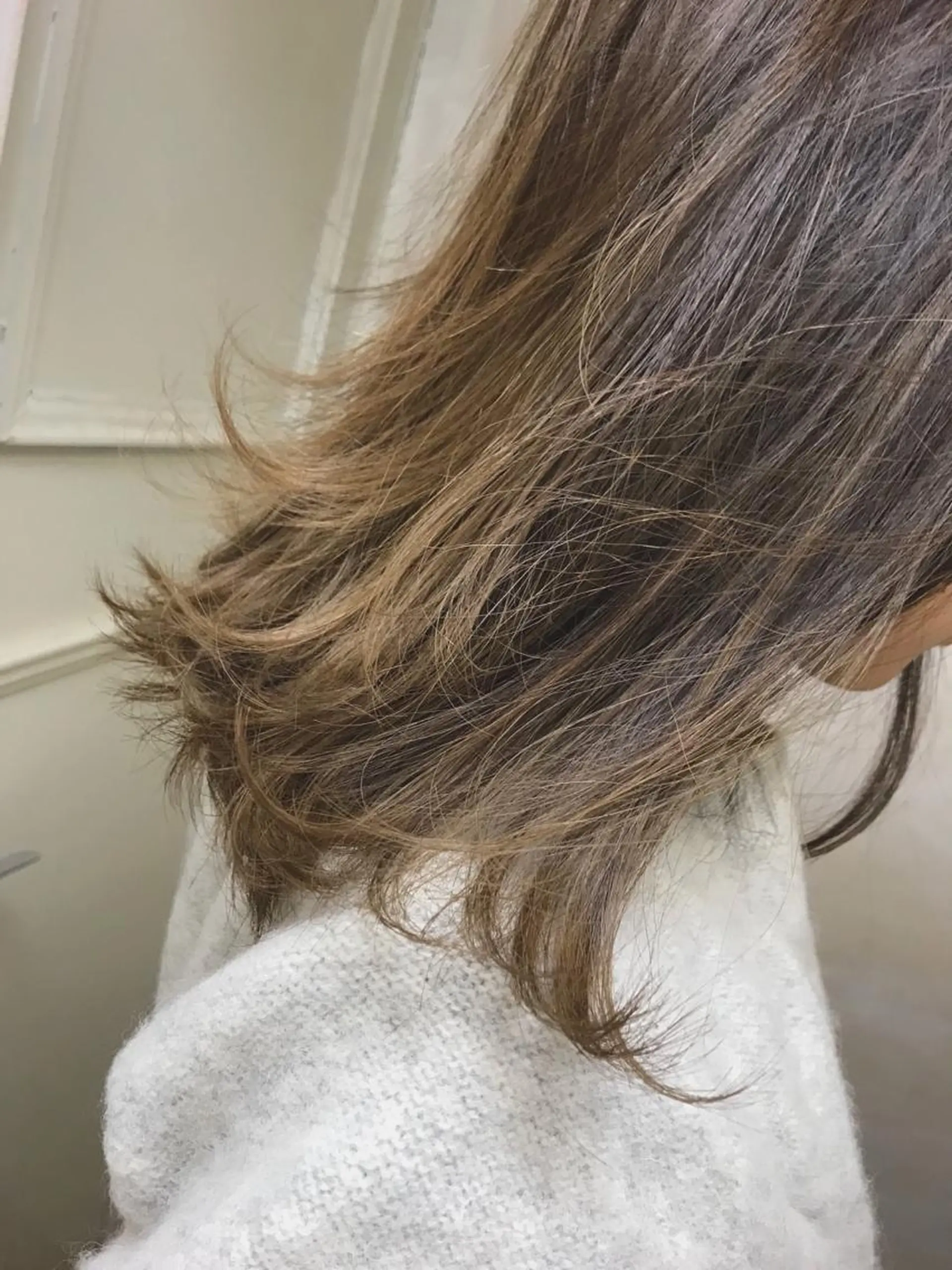 ミディアム カラー グラデーションカラー グレージュ ハイライトカラー ハイライト マエダ　カズエ🫶 coronahairのヘアスタイル