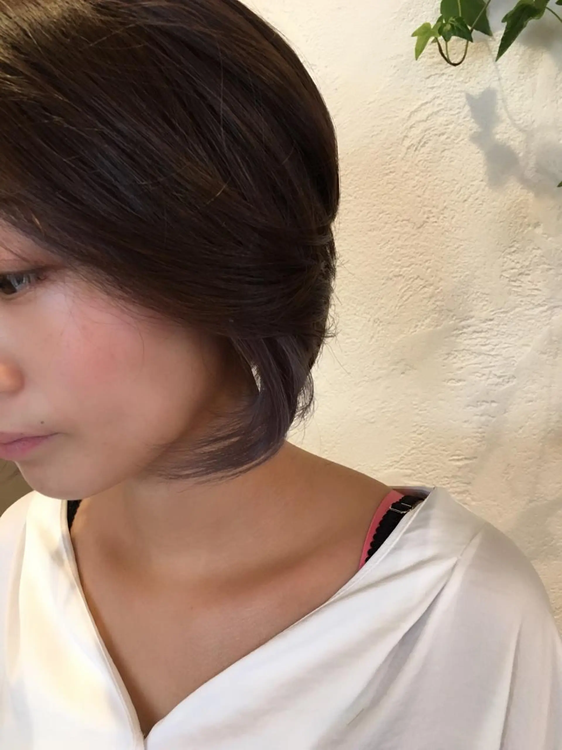 ショート パープルカラー 井上 真利のヘアスタイル