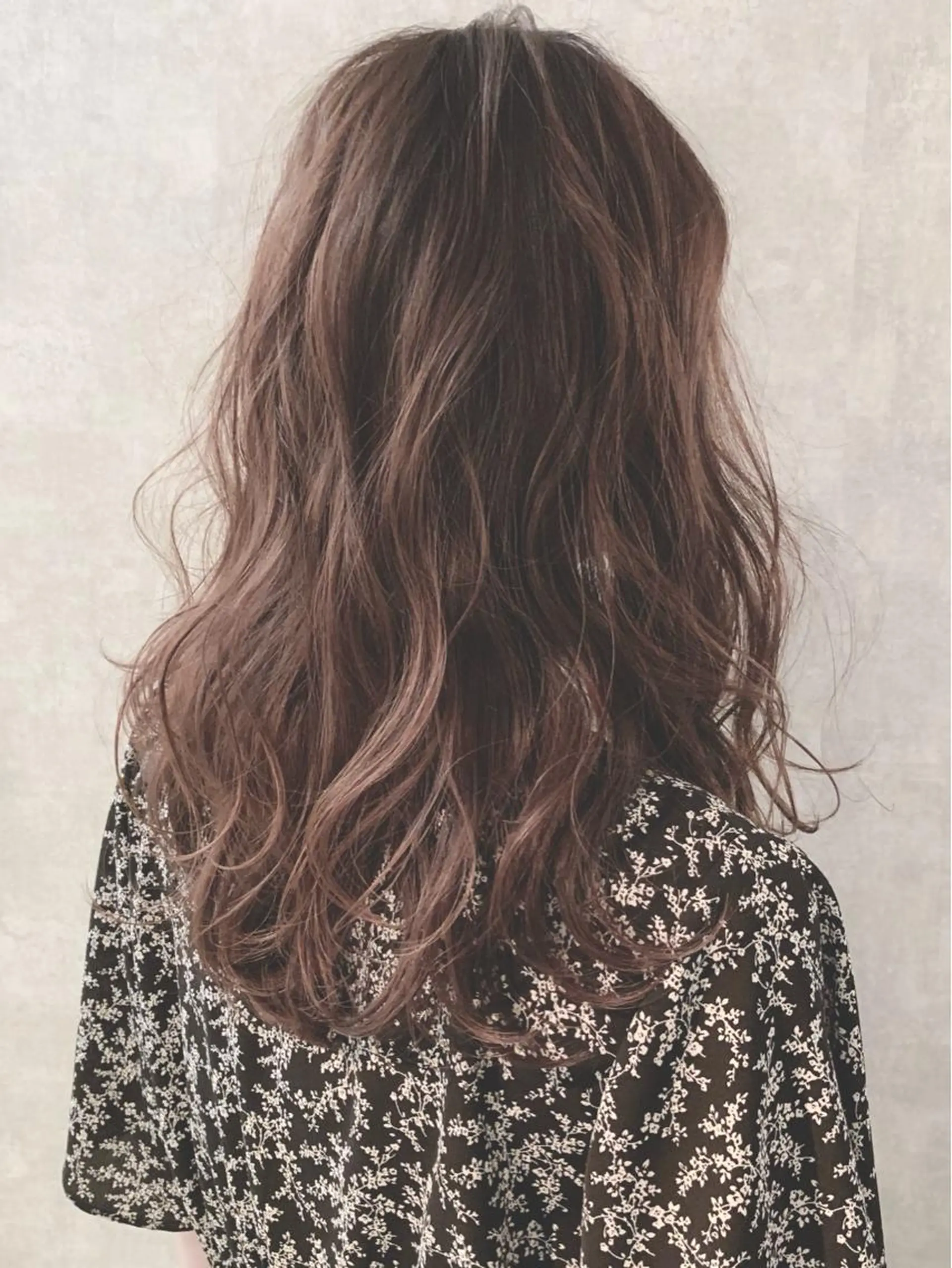 ミディアム ハイライト 髪質改善 レイヤーカット トリートメント ヘアカラー トリートメント 小林 正樹のヘアスタイル