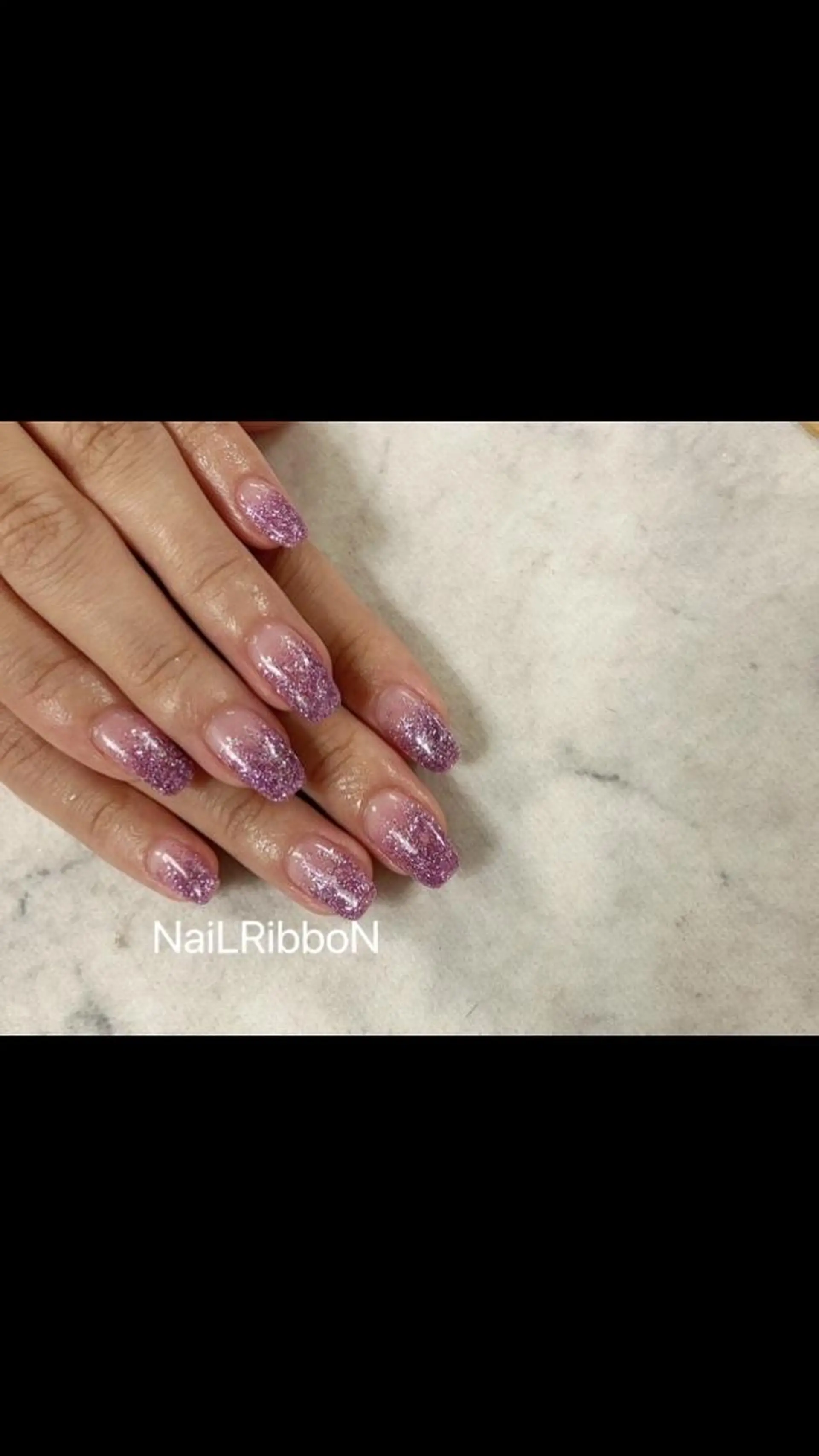 ネイル ネイルリボン 受付スタッフのネイルデザイン