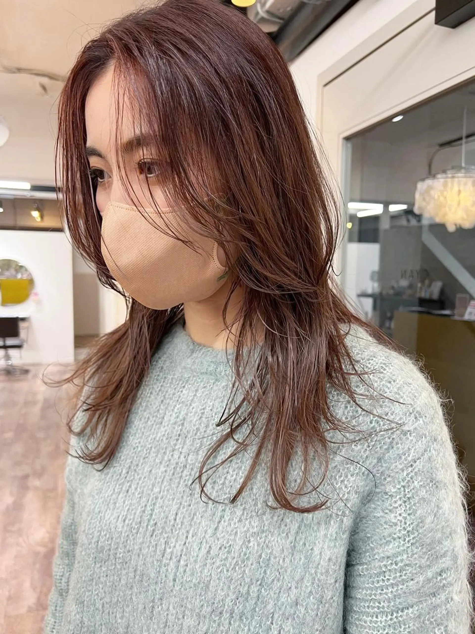 ミディアム カラー パーマ ヘアアレンジ メンズ キッズ ネイル マツエク・マツパ アイブロウ カット ヘアカラー トリートメント ウルフレイヤーカット /チヒロのヘアスタイル