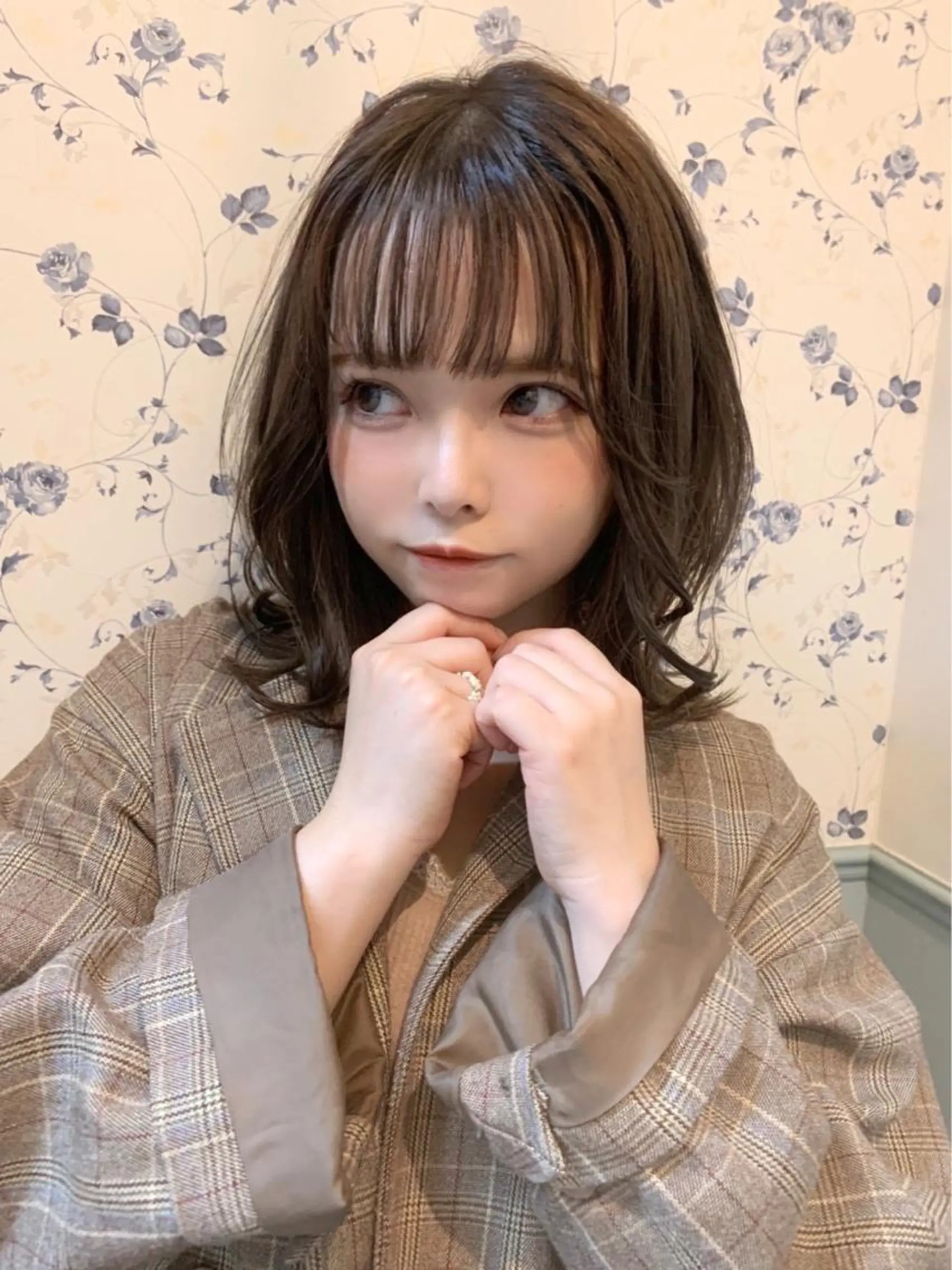 ミディアム カラー グレージュ ミルクティーグレージュ くびれヘア 髪質改善☆ 縮毛矯正miyuのヘアスタイル