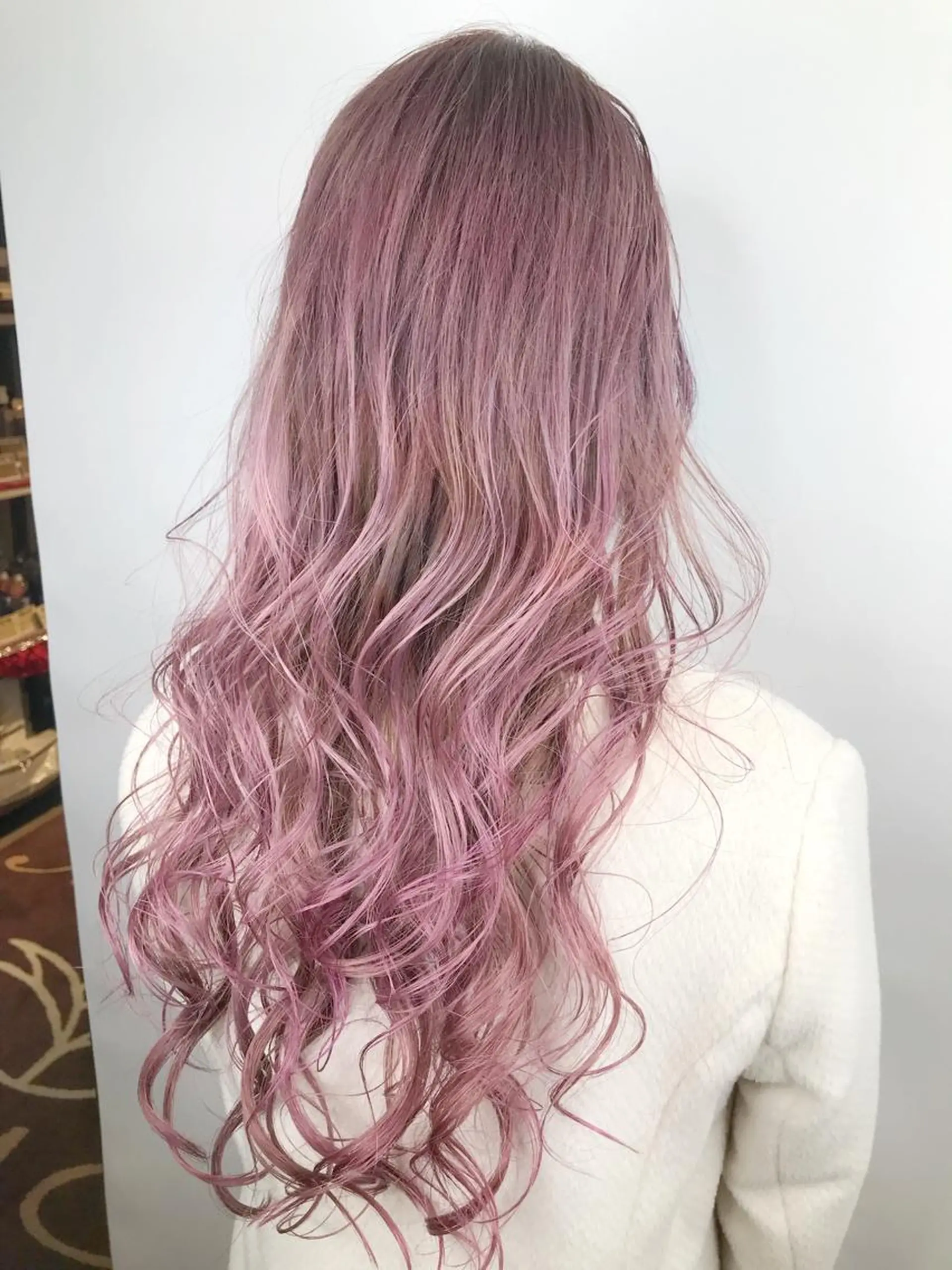 ロング カラー ブリーチ ケアブリーチ イルミナカラー ピンクカラー 韓国風ヘア インナーカラー/ ストレート/奥野洸也のヘアスタイル