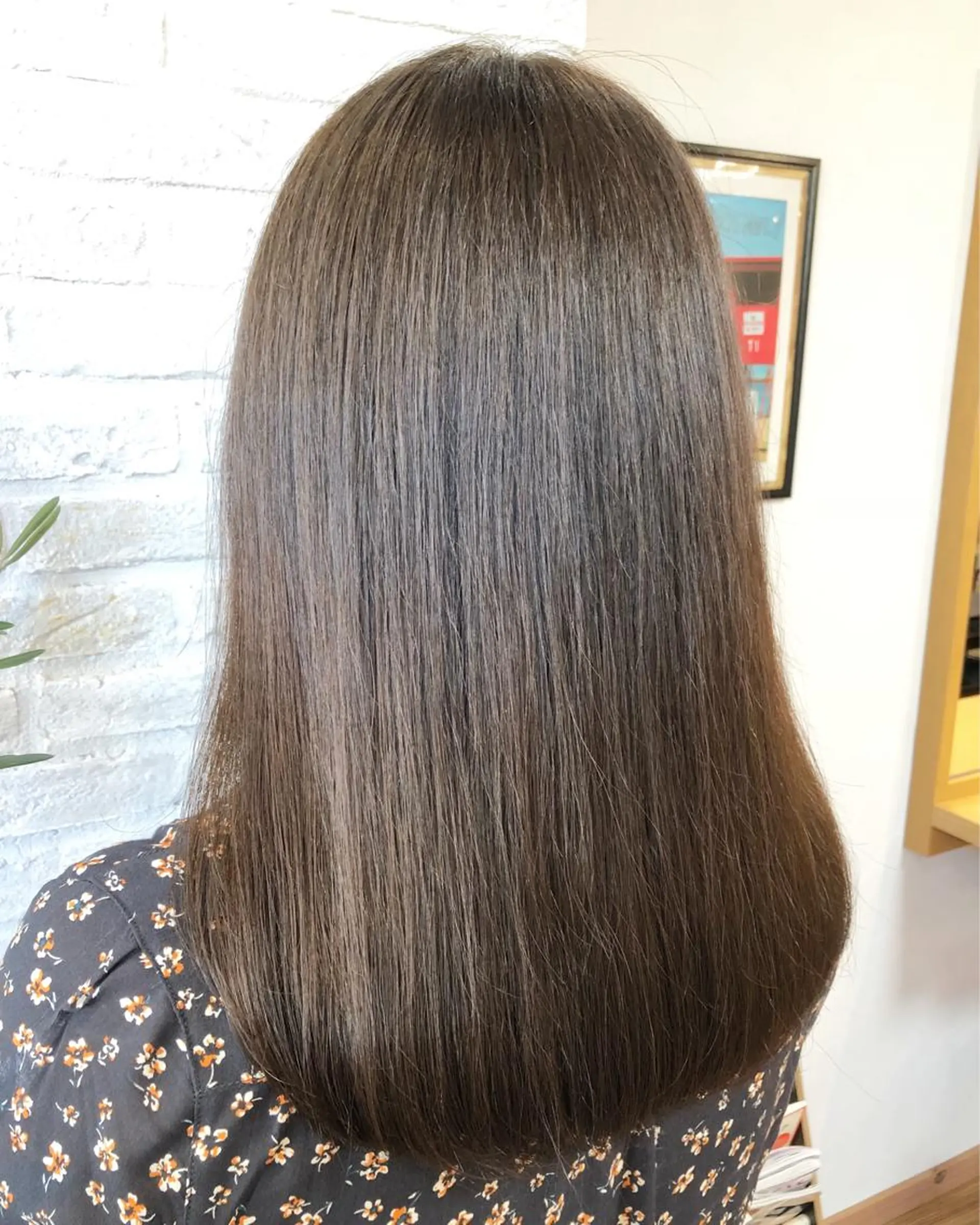 ミディアム カラー ヘアアレンジ アッシュ イルミナカラー オリーブアッシュ ヘアカラー 遠藤 拓馬のヘアスタイル