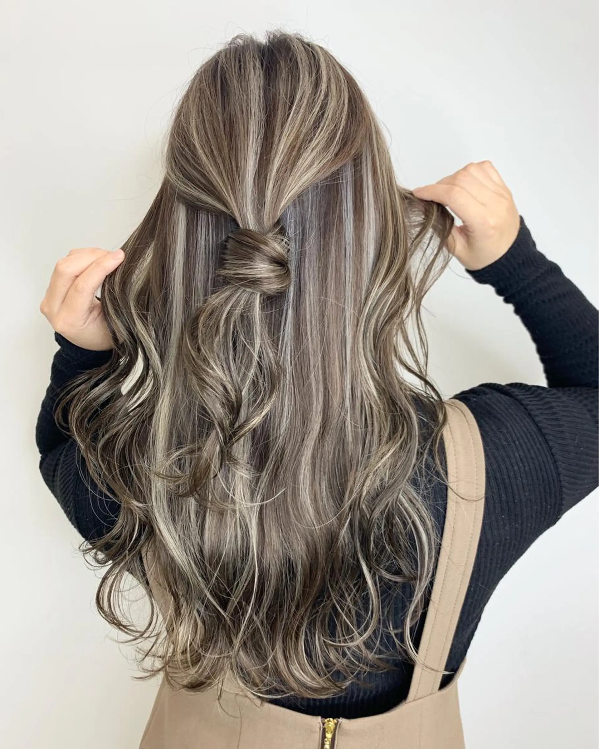 ロング 手島 カミラのヘアスタイル