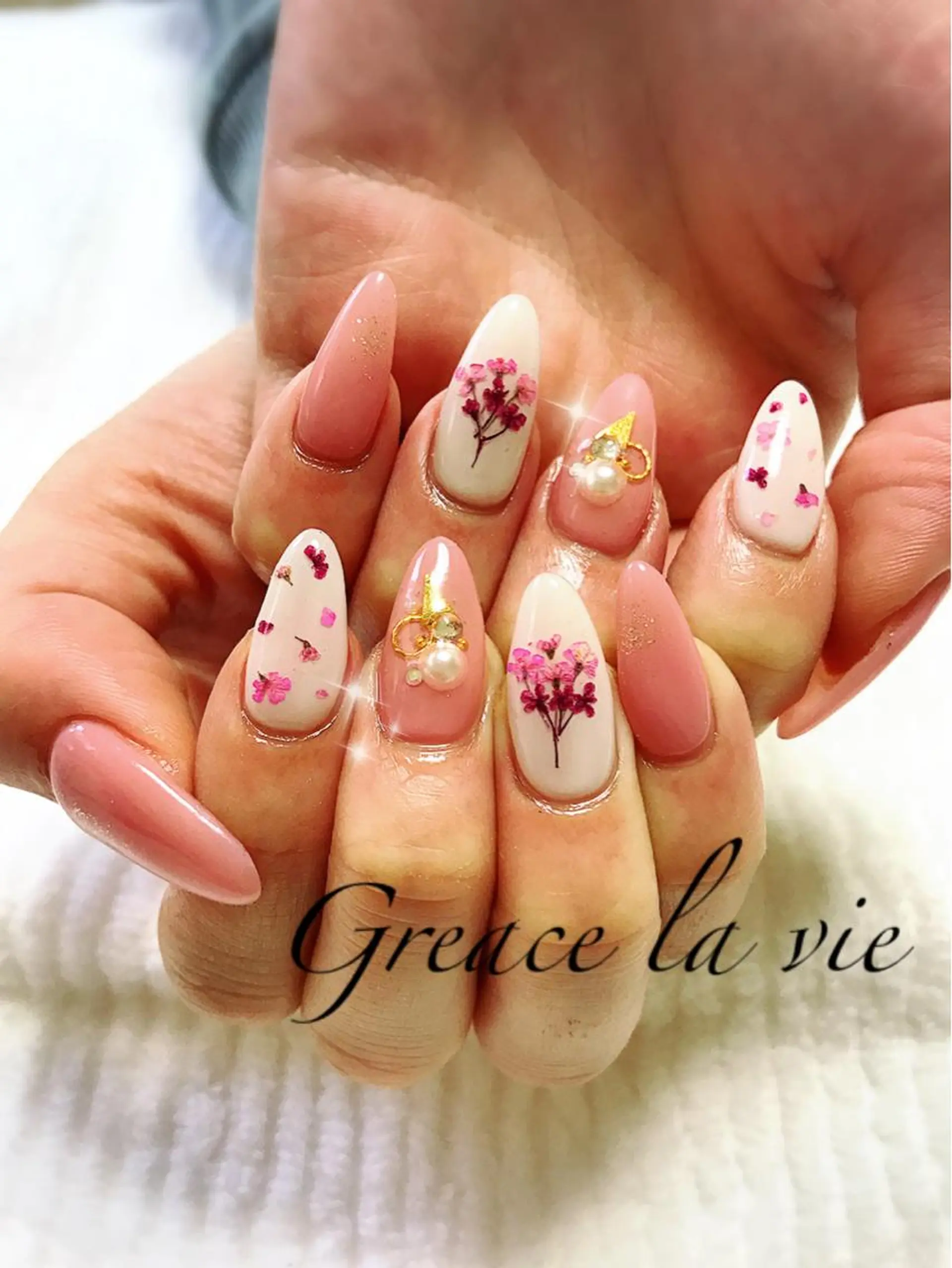 ロング カラー パーマ ネイル マツエク・マツパ Greace  la vieのネイルデザイン