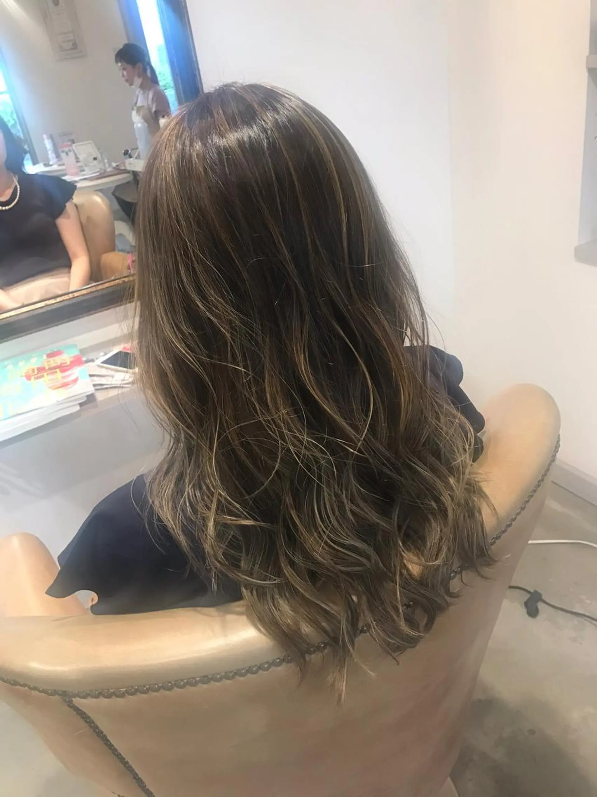 セミロング カラー パーマ ヘアアレンジ キッズ ネイル マツエク・マツパ グレージュ ハイライトカラー ハイライト ヘアカラー トリートメント 韓国♡ハイライト ♡YURIのヘアスタイル