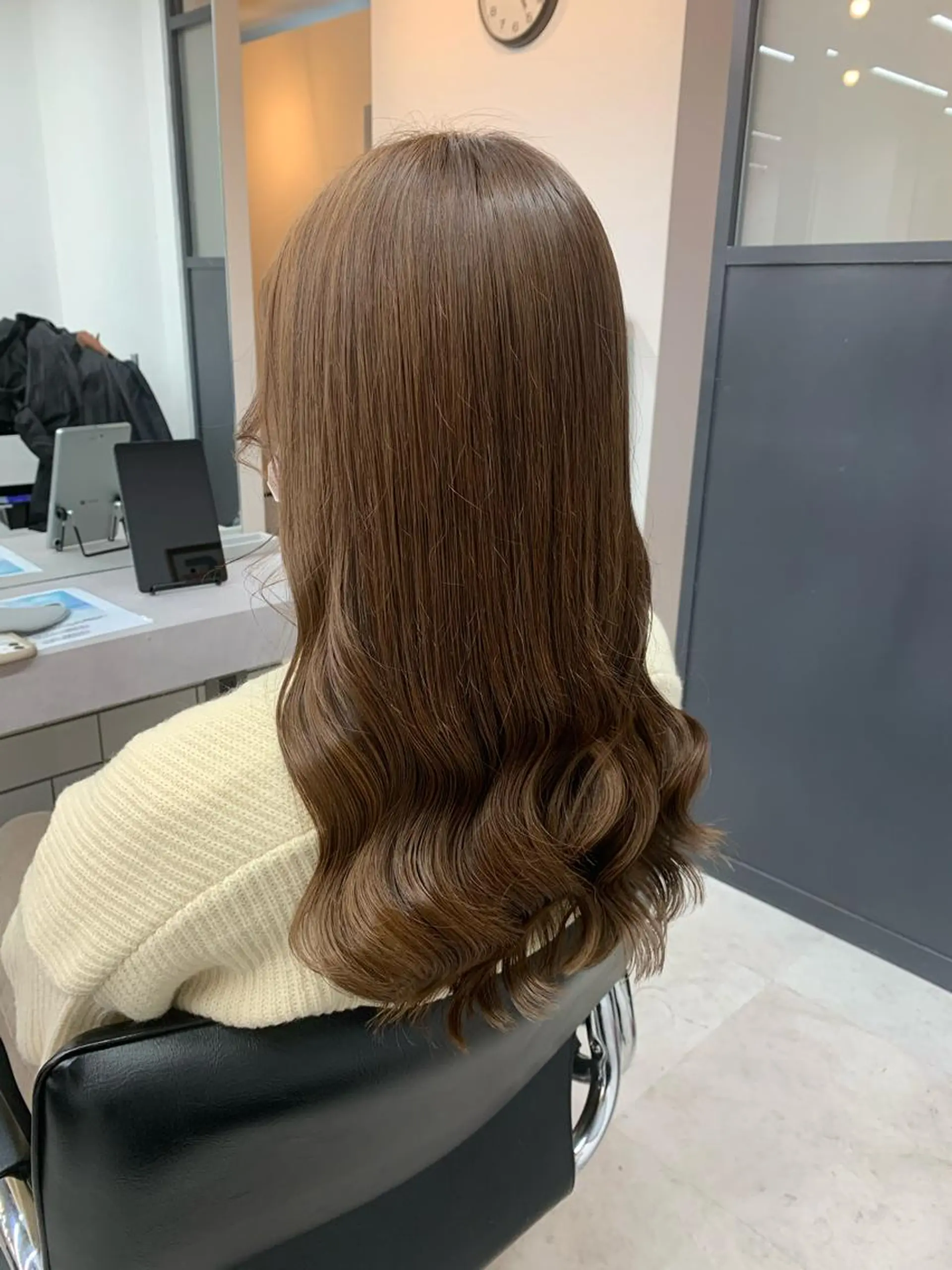 セミロング カラー ベージュカラー ブリーチ ブラウンカラー ヘアカラー トリートメント 🌸MAYU🌸 ハイトーン➕レイヤーのヘアスタイル
