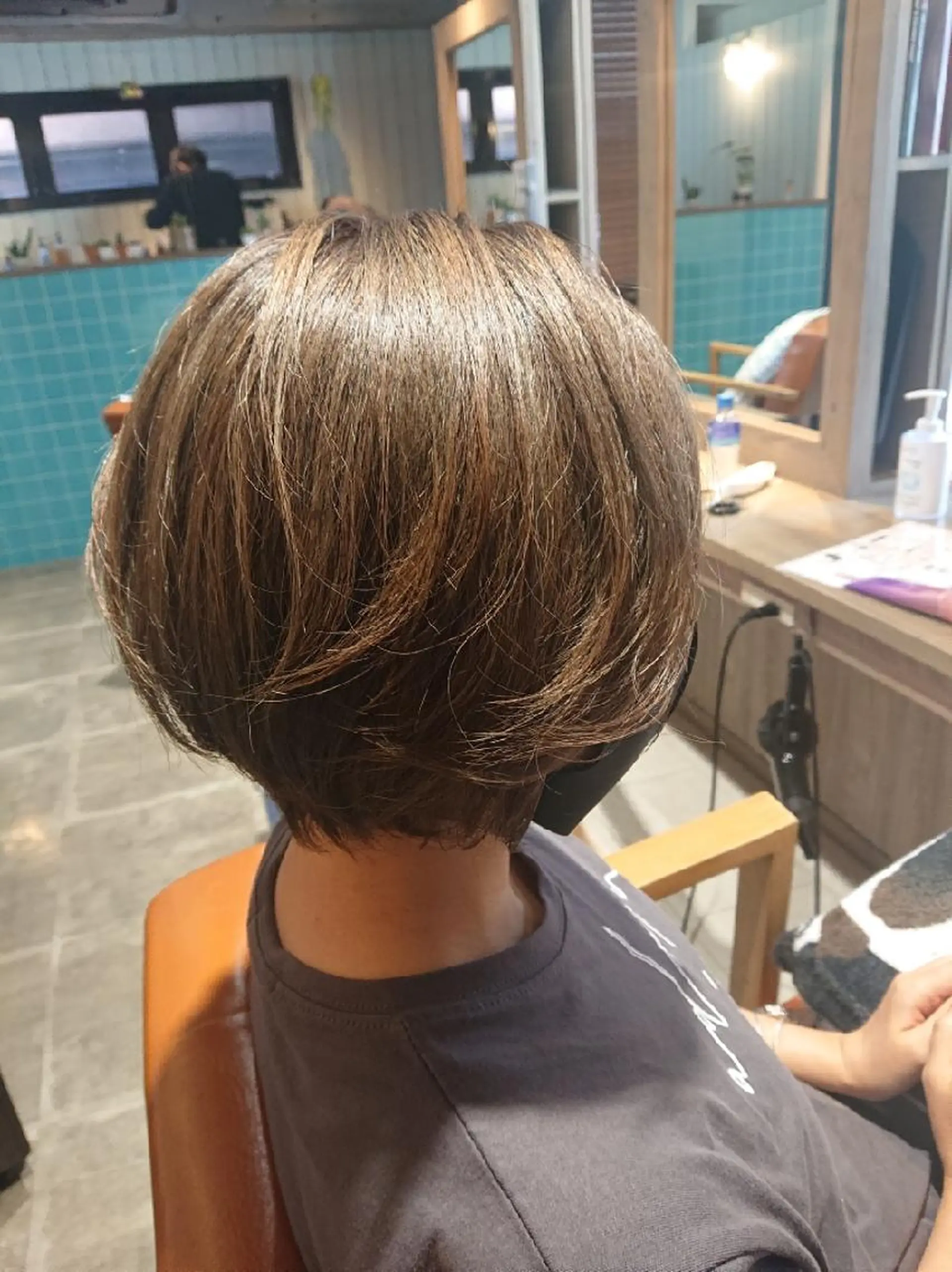 ショート alushe 岡 陽子のヘアスタイル