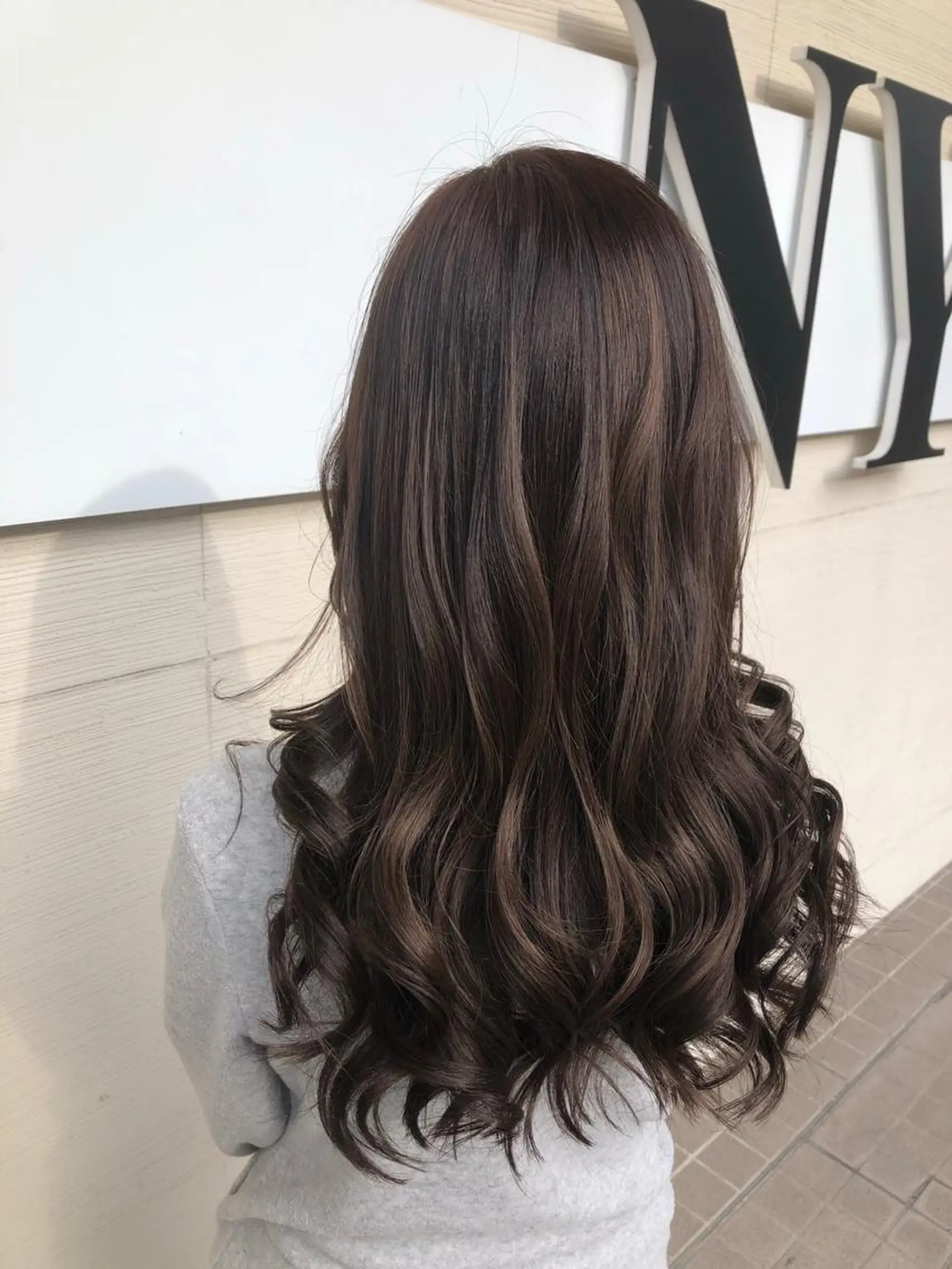 ロング カラー ダークグレー ハイライトカラー ハイライト カット ヘアカラー トリートメント ✨髪質改善✨ 田西　基彦のヘアスタイル