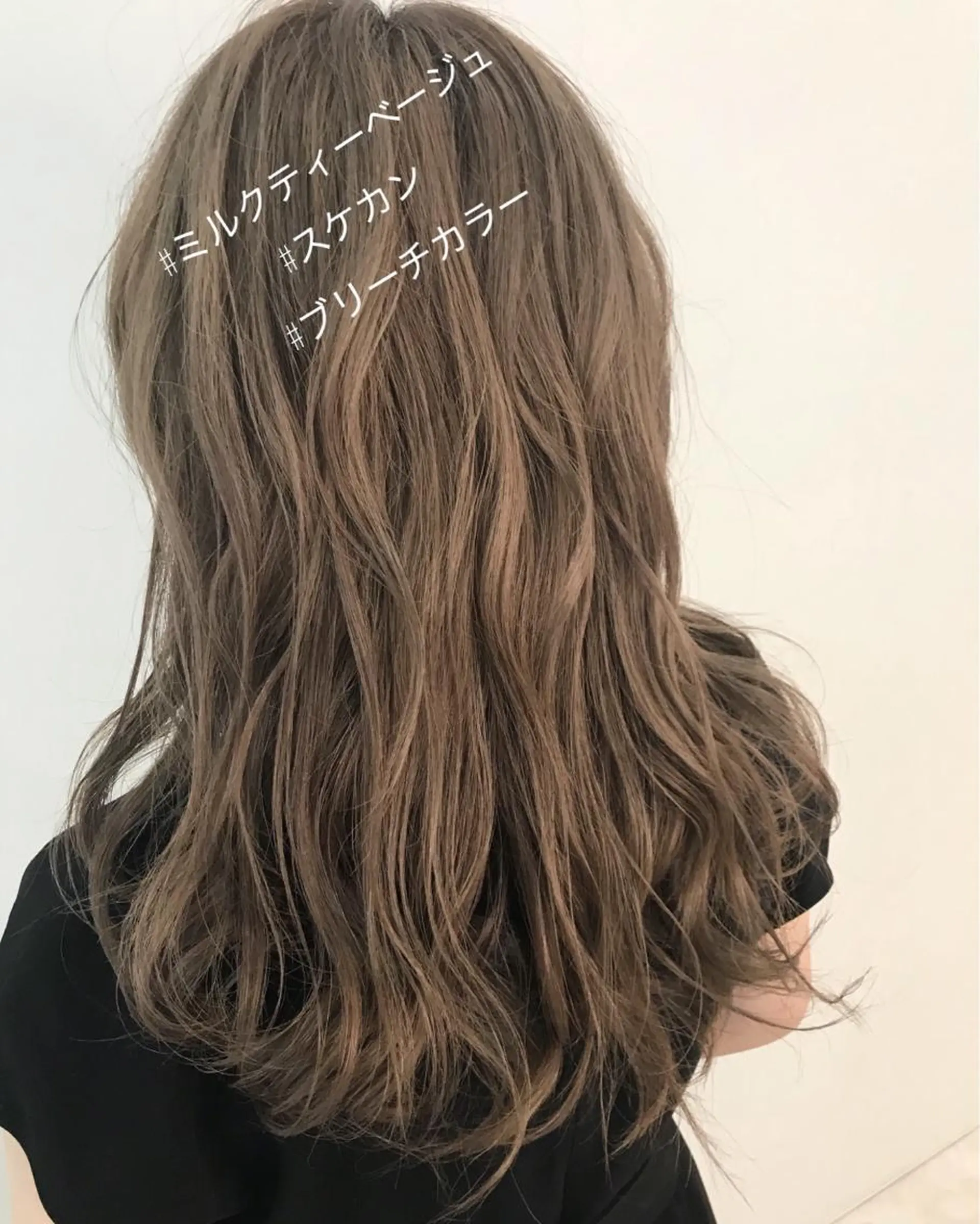 ミディアム カラー ブリーチ トリートメント AILEE所属・ウルフカット レイヤーカット上柿のヘアスタイル