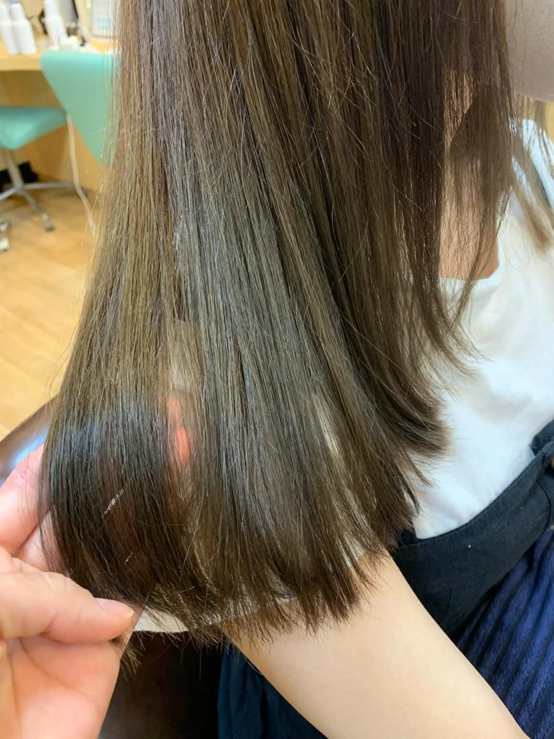 セミロング カラー ベージュカラー オリーブベージュ ヒロタ ハルヒ🦁のヘアスタイル