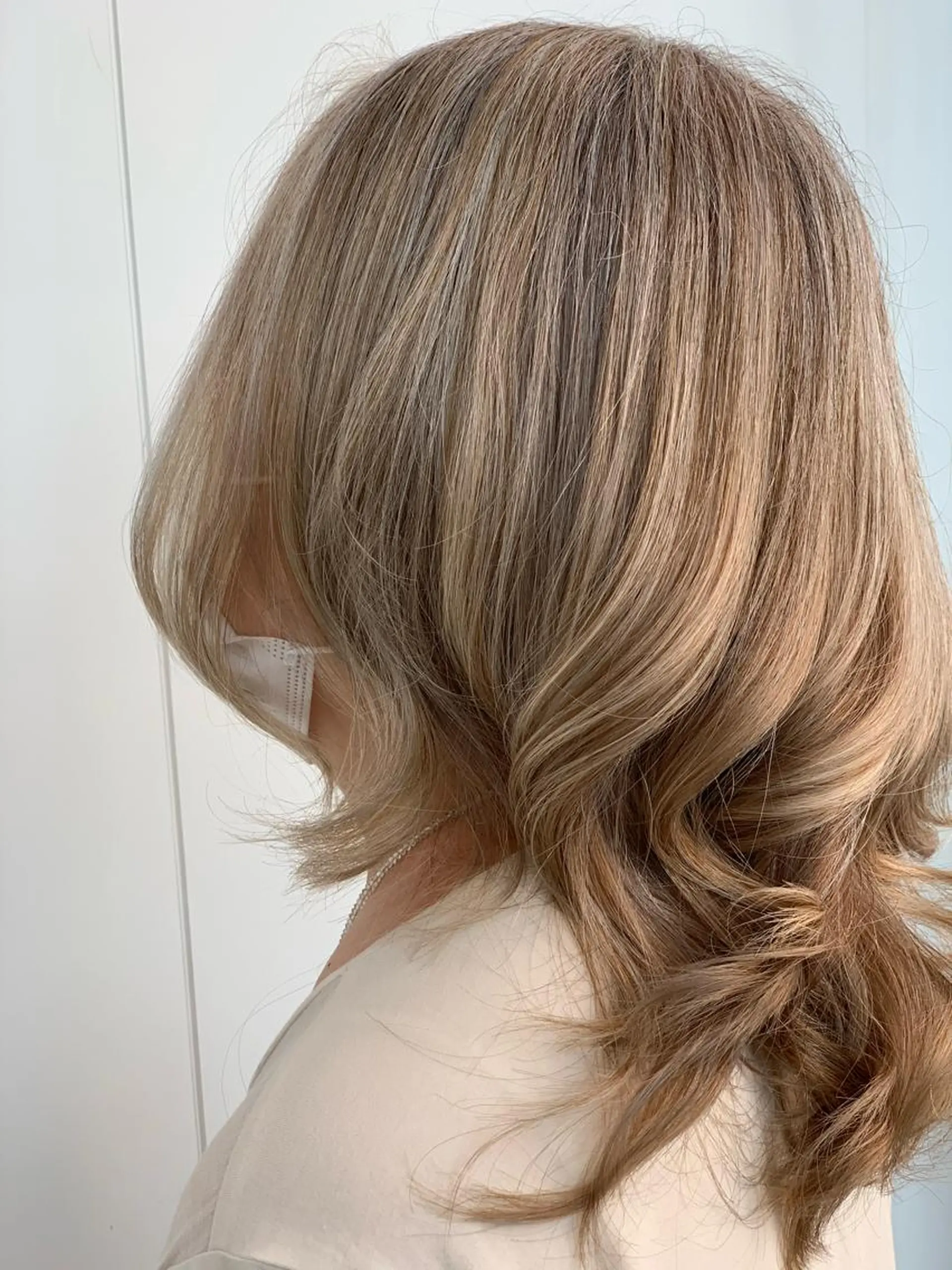 カラー 石井 潤のヘアスタイル