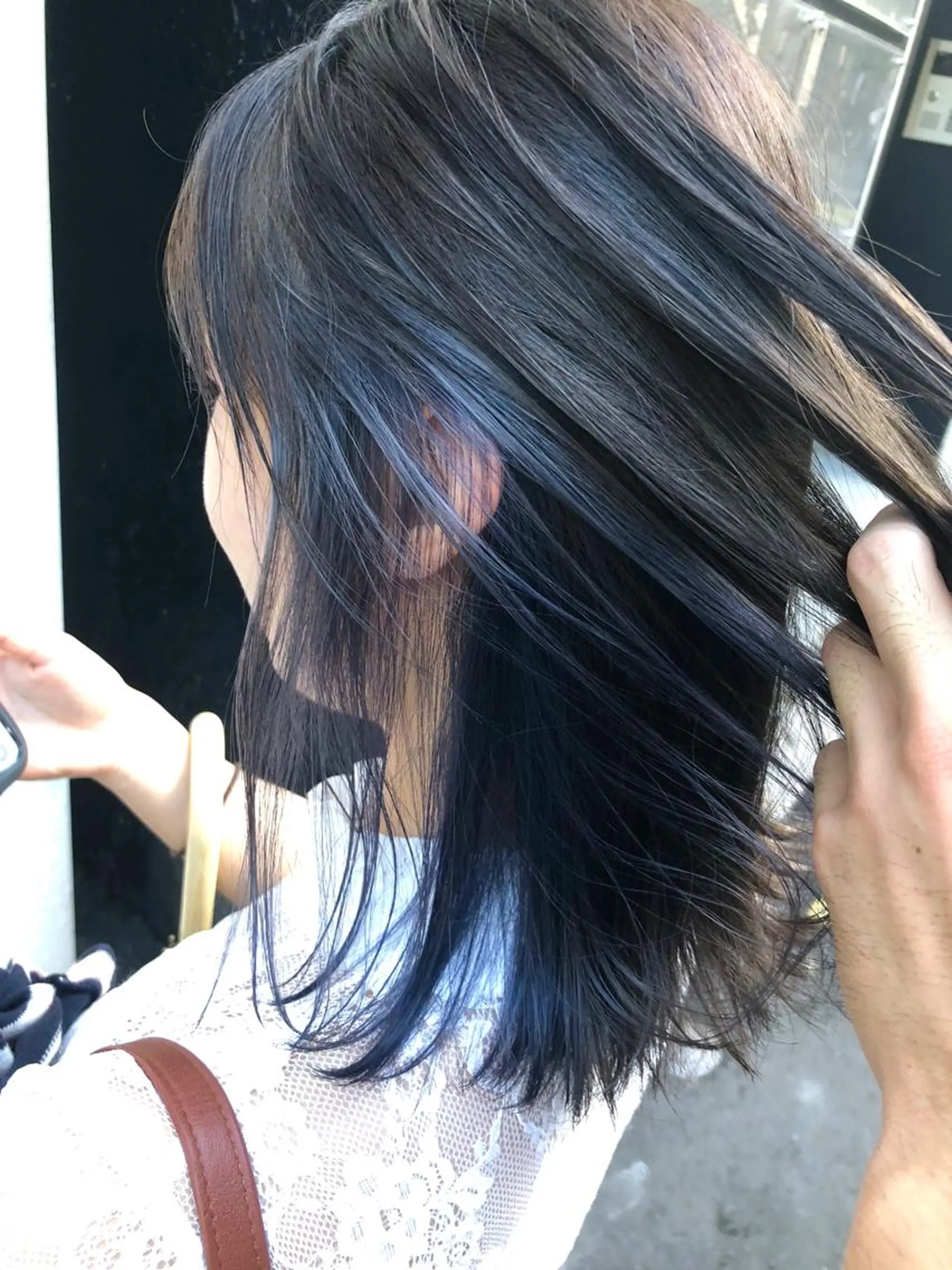 セミロング カラー アッシュ ブリーチ インナーカラー ネイビーカラー 100%髪質改善特化 TRUNSのヘアスタイル