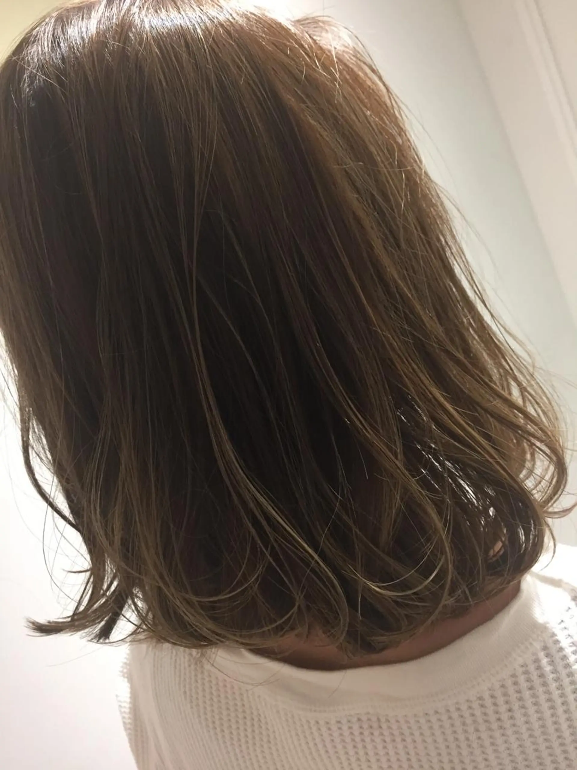 ミディアム アッシュ ハイライト 松永 雄樹のヘアスタイル