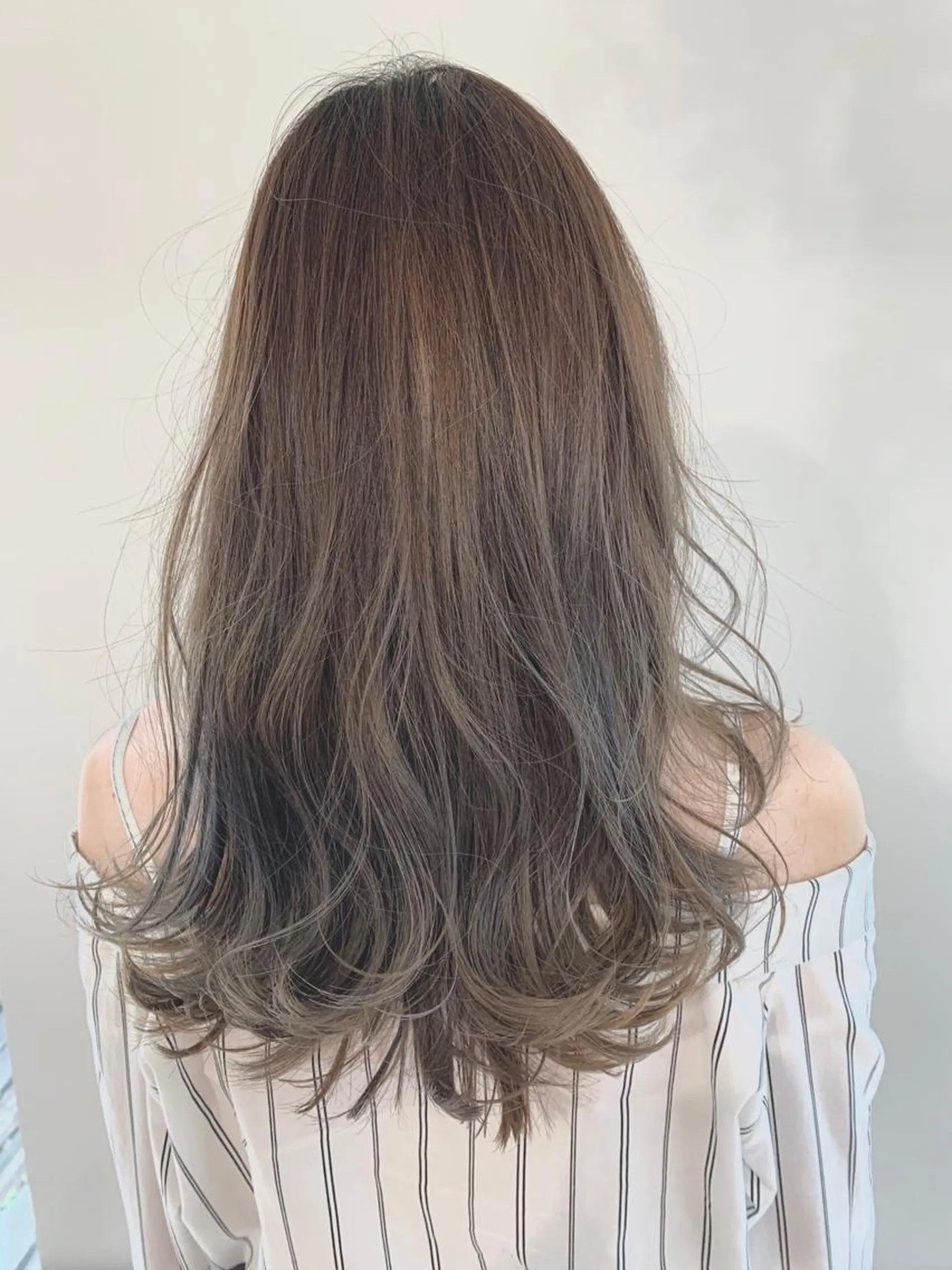 ミディアム カラー パーマ ヘアアレンジ 加藤 綾華のヘアスタイル