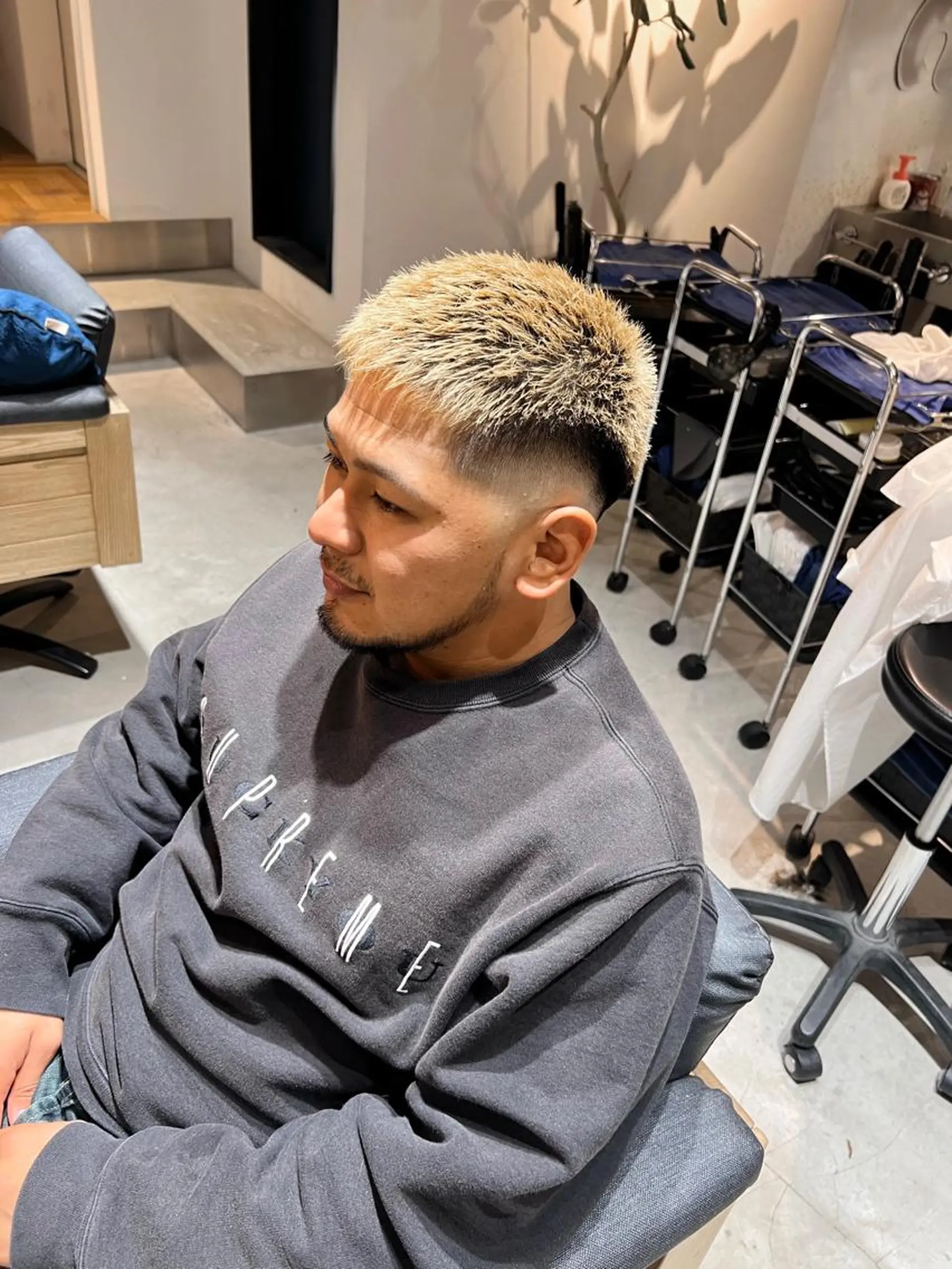 カラー メンズ フェードカット カット ヘアカラー トリートメント メンズ専門　井藤 雅也のヘアスタイル