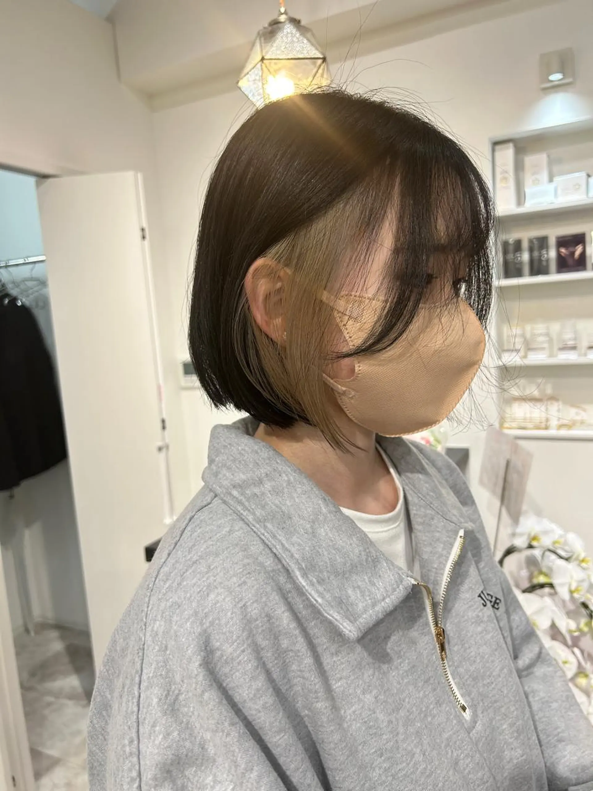 カラー 河野いずみ レイヤー/ボブ 🤍のヘアスタイル