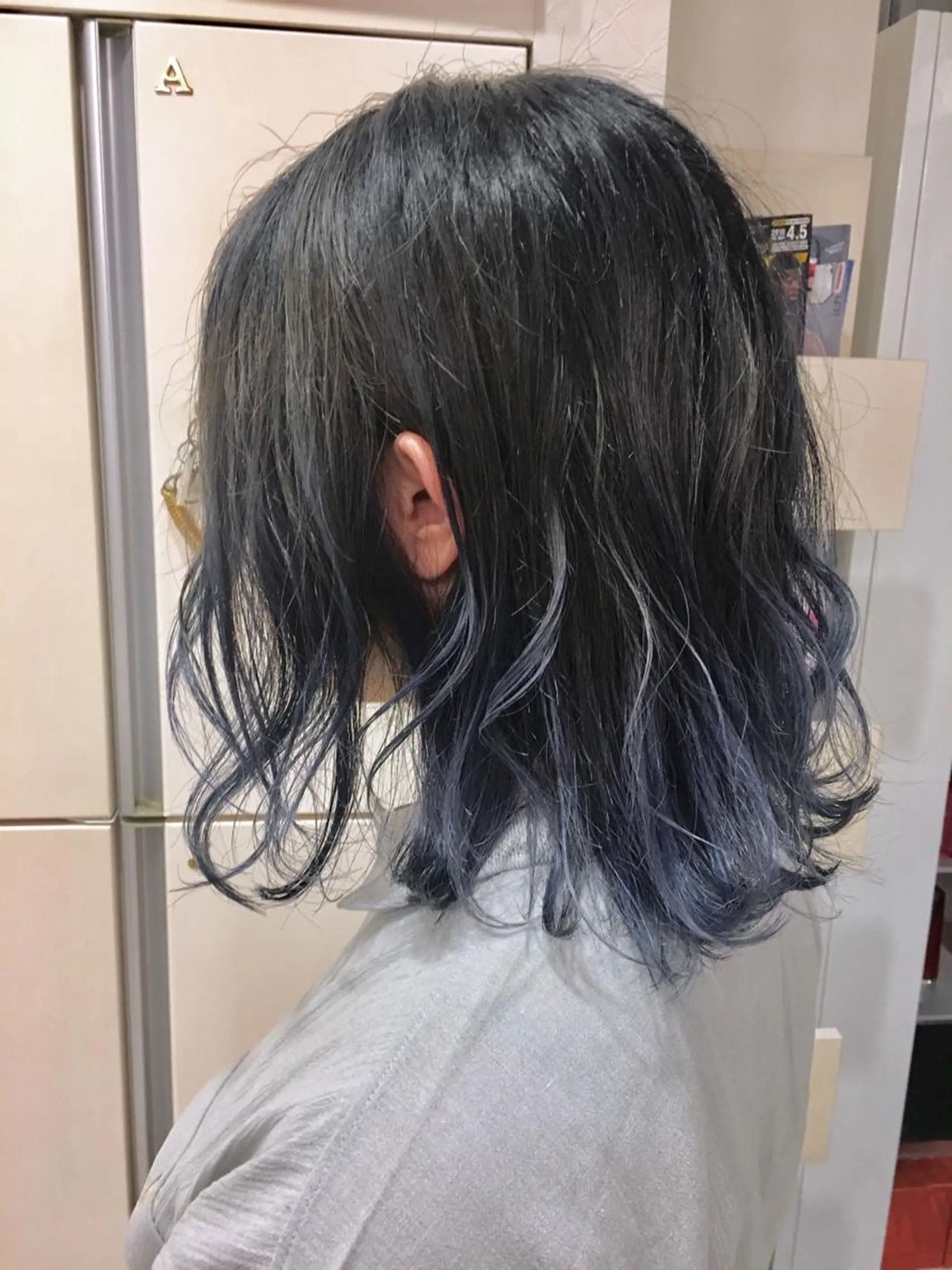 ミディアム カラー バレイヤージュ ブルーカラー ハイライトカラー ハイライト レイヤーカット 髪質改善/美髪矯正 マネージャー福永のヘアスタイル