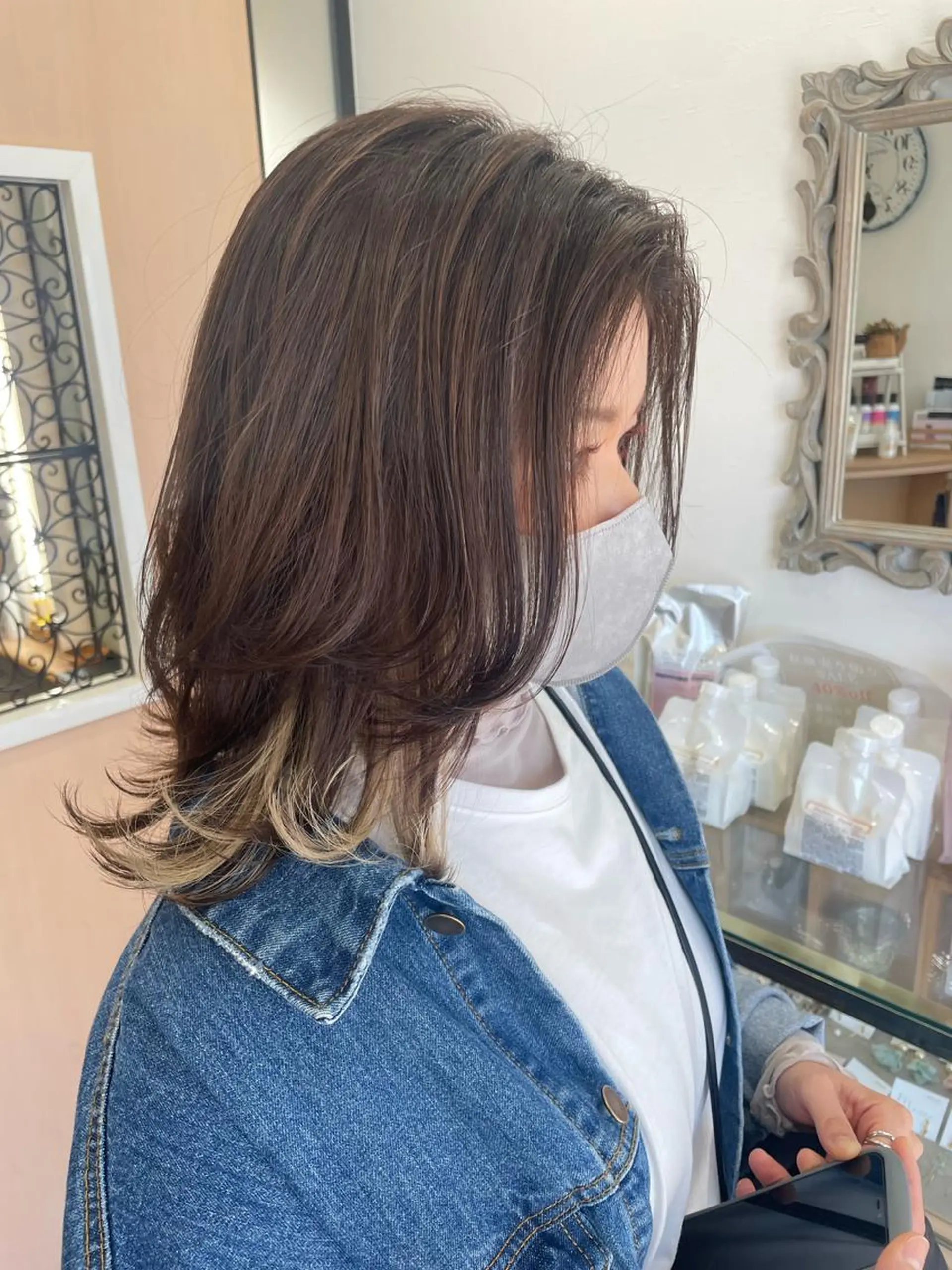 セミロング カラー ベージュカラー インナーカラー ホワイトベージュ HairMake 3 🐬NANAMIのヘアスタイル