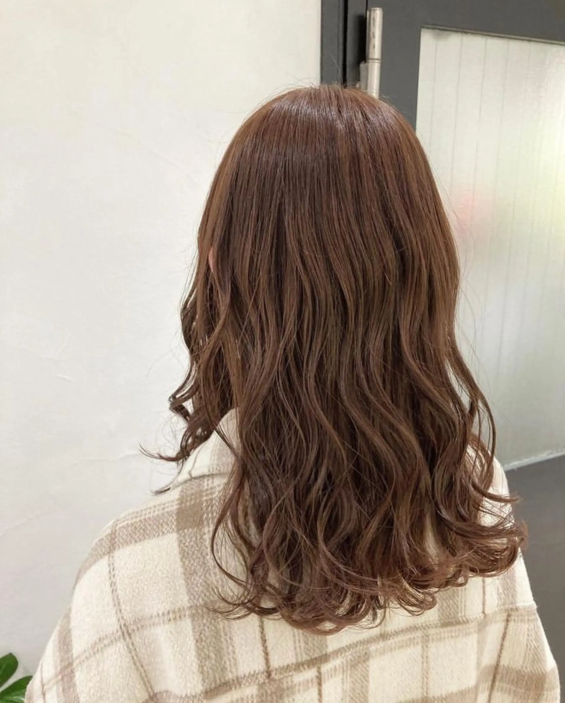 セミロング カラー ヘアアレンジ ベージュカラー ブラウンカラー ブラウンベージュ オレンジ レッドカラー エグチ アキラのヘアスタイル