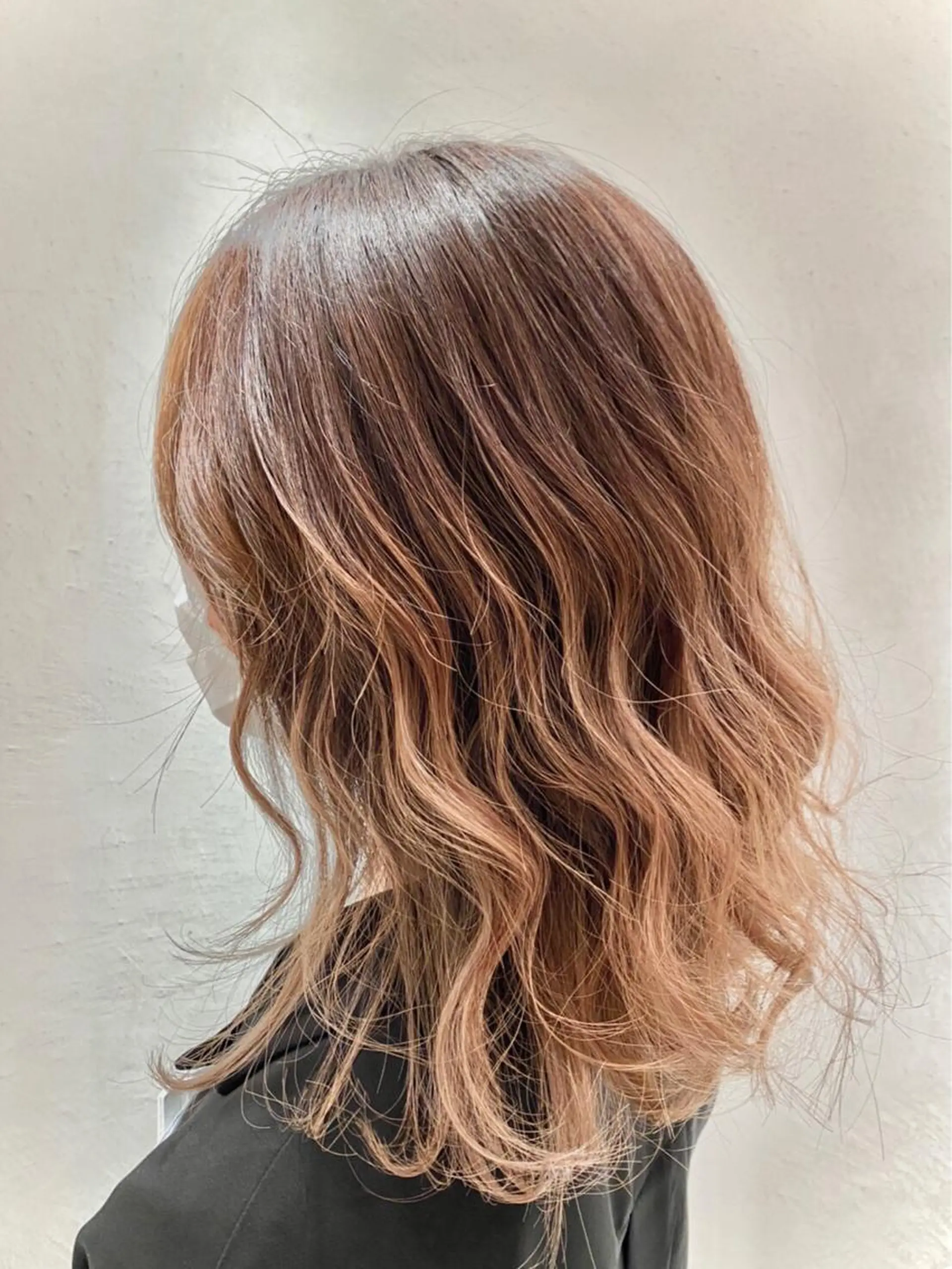 ミディアム カラー ベージュカラー ダブルカラー セン北徒歩５分 キシタクのヘアスタイル