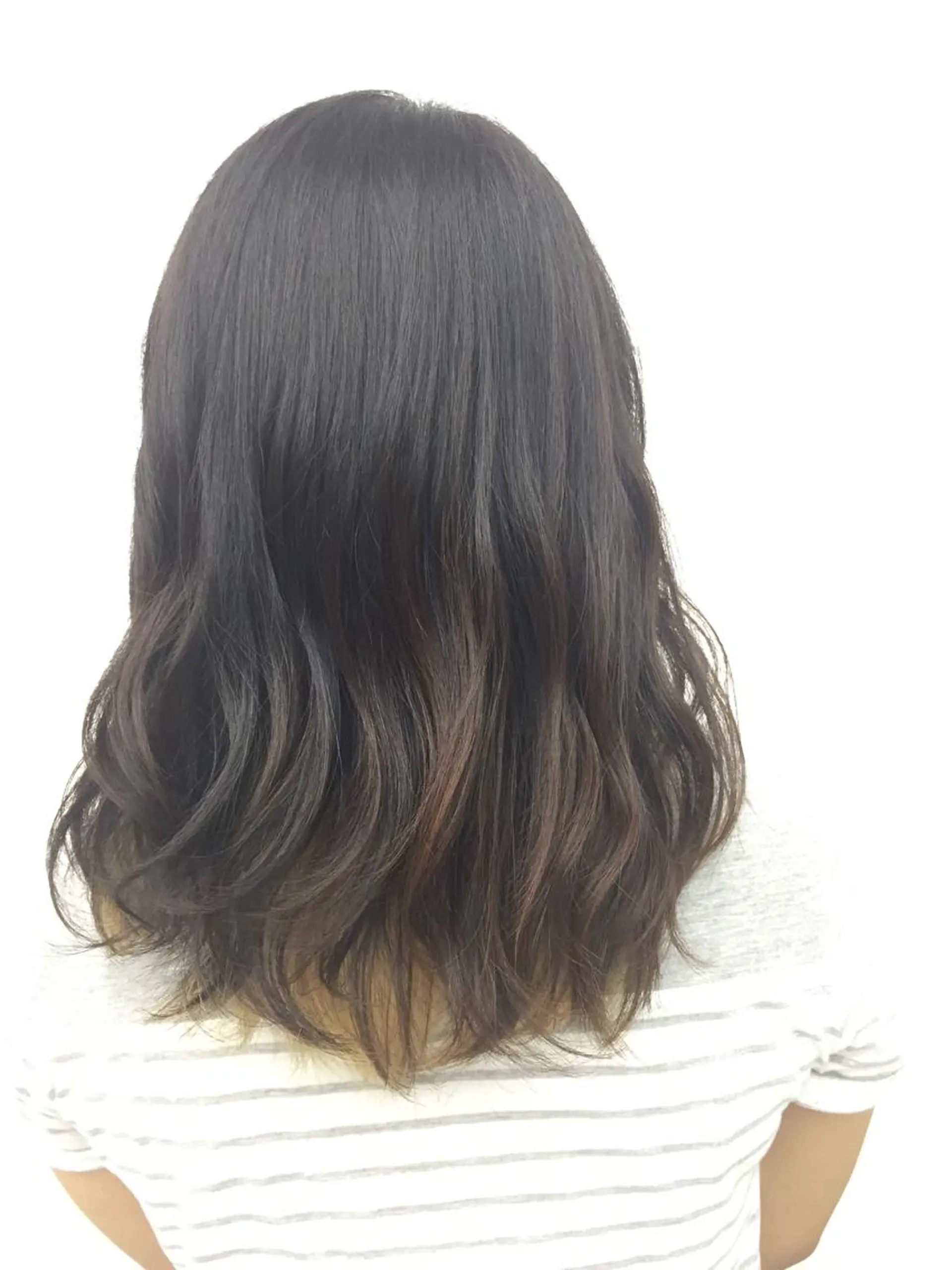 ミディアム カラー ブリーチ ブルーカラー グラデーションカラー インナーカラー パープルカラー 岩崎 裕司のヘアスタイル