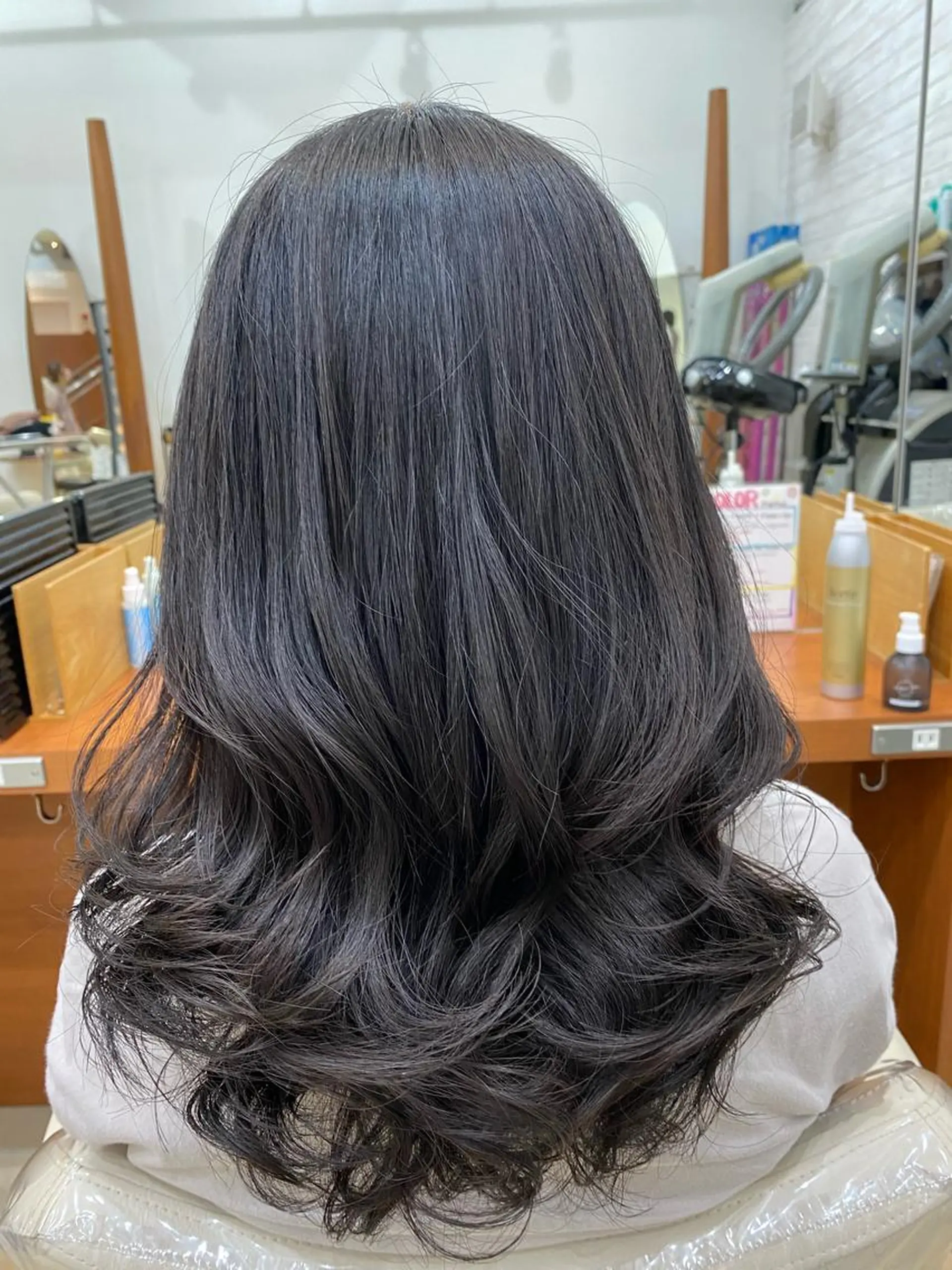 ロング アッシュ 髪質改善 韓国風ヘア 縮毛矯正 カット トリートメント コテ巻き風パーマ/ 髪質改善/河島恭平のヘアスタイル