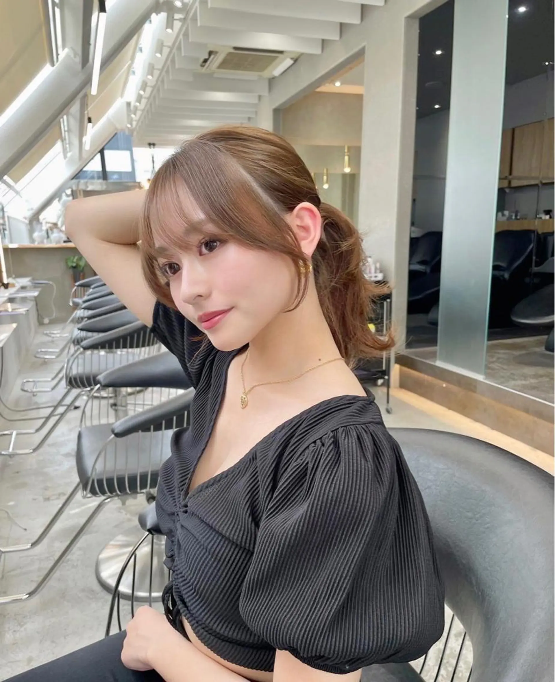 ミディアム カット ヘアカラー トリートメント 山本翔一郎 韓国顔周りレイヤーのヘアスタイル