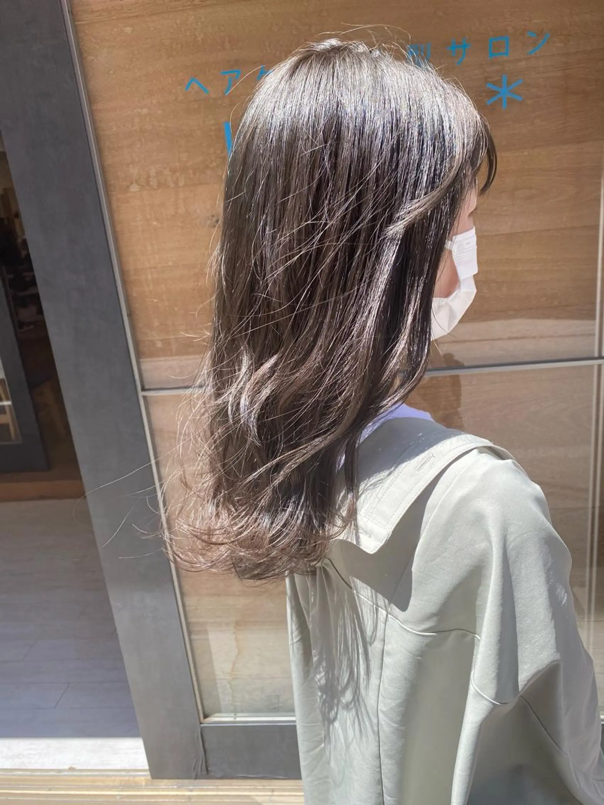 セミロング カラー ブリーチ 透明感カラー グレージュ ブリーチなしカラー カット ヘアカラー トリートメント newi 京橋 【yuuki】のヘアスタイル