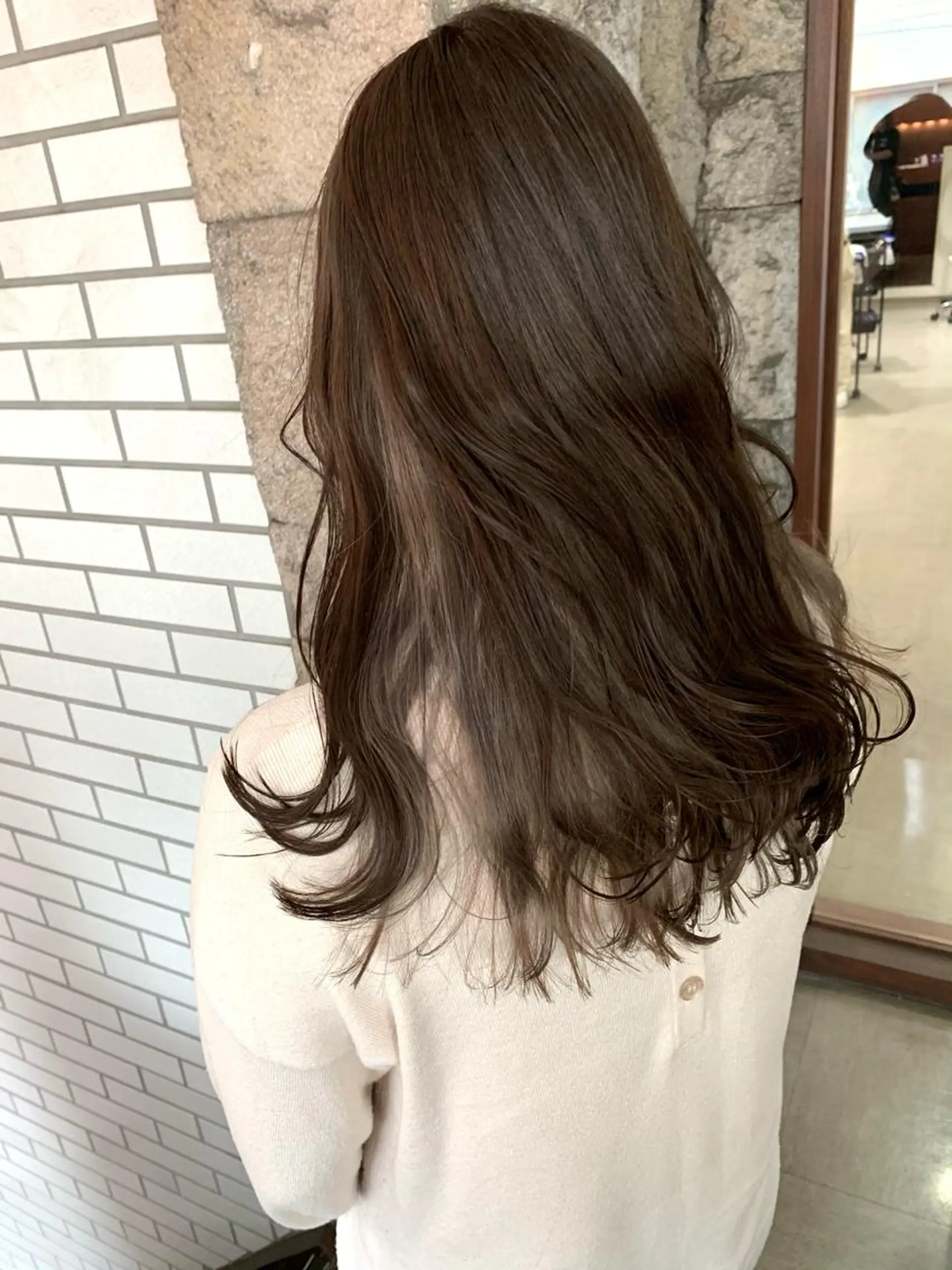 セミロング カラー シルバー カット ヘアカラー オージュアソムリエ DAIKI⭐️のヘアスタイル