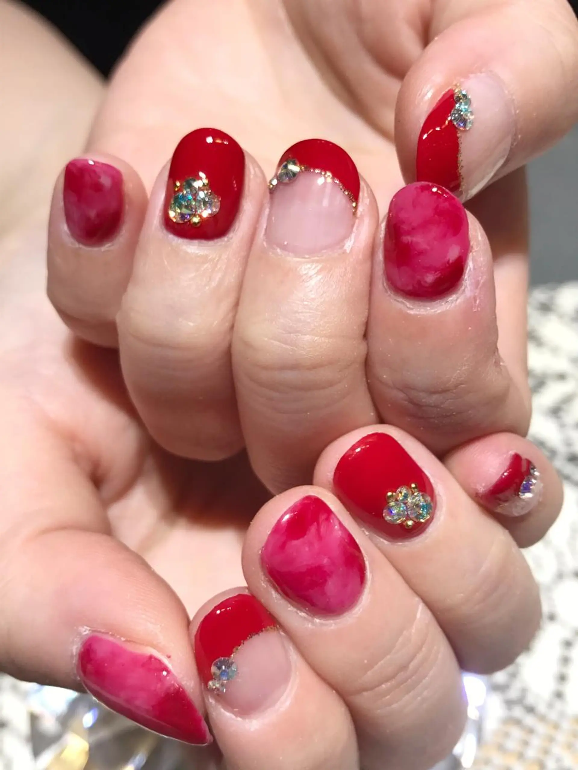 ネイル フレンチネイル 赤色 YUN 💅のネイルデザイン