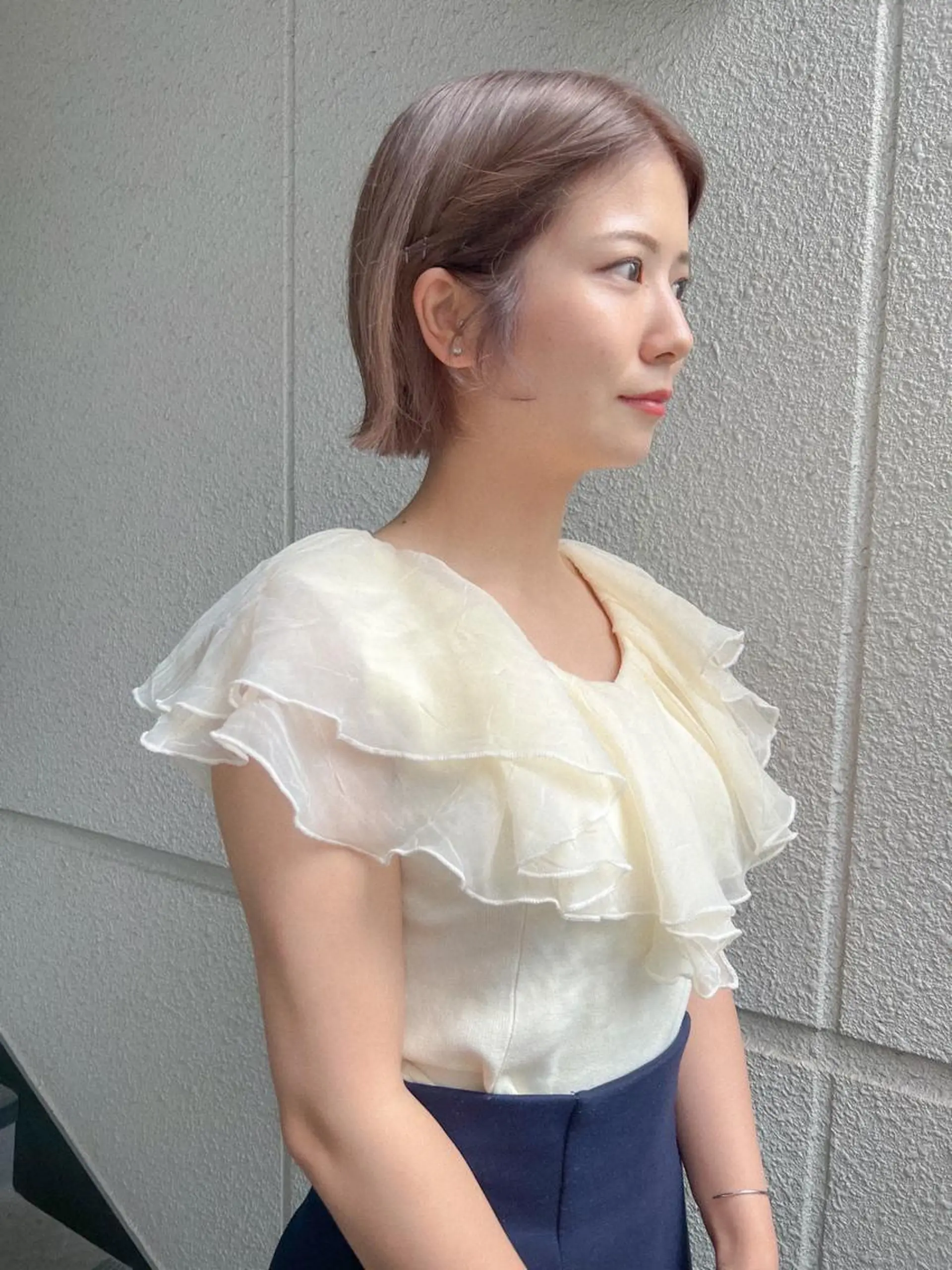 ショート カラー ベージュカラー ミルクティーベージュ ヘアカラー カラーパティシエ facce🌼ikoのヘアスタイル