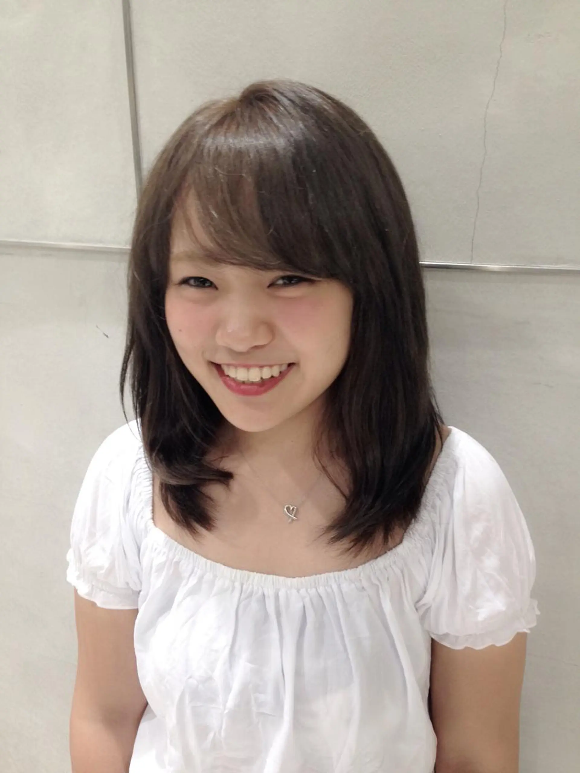 ミディアム カラー アッシュ アッシュグレー 片山千晴✨ツヤ髪カラ ー✨顔まわりカット✨のヘアスタイル