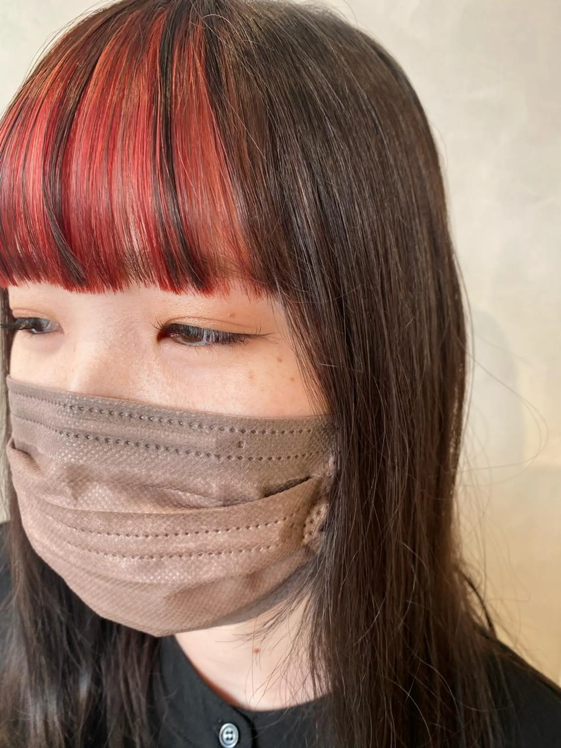 ミディアム カラー インナーカラー レッドカラー カット ヘアカラー ピンク/ベージュ /似合わせ/田島百華のヘアスタイル