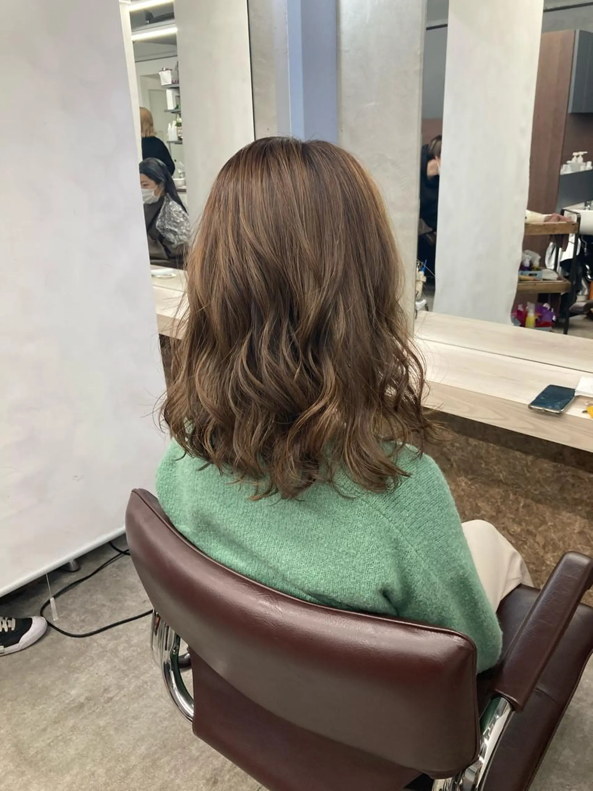セミロング カラー バレイヤージュ グレージュ ハイライトカラー ハイライト レイヤーカット ヘアカラー ブリーチ&似合せボブ 田中寛十のヘアスタイル