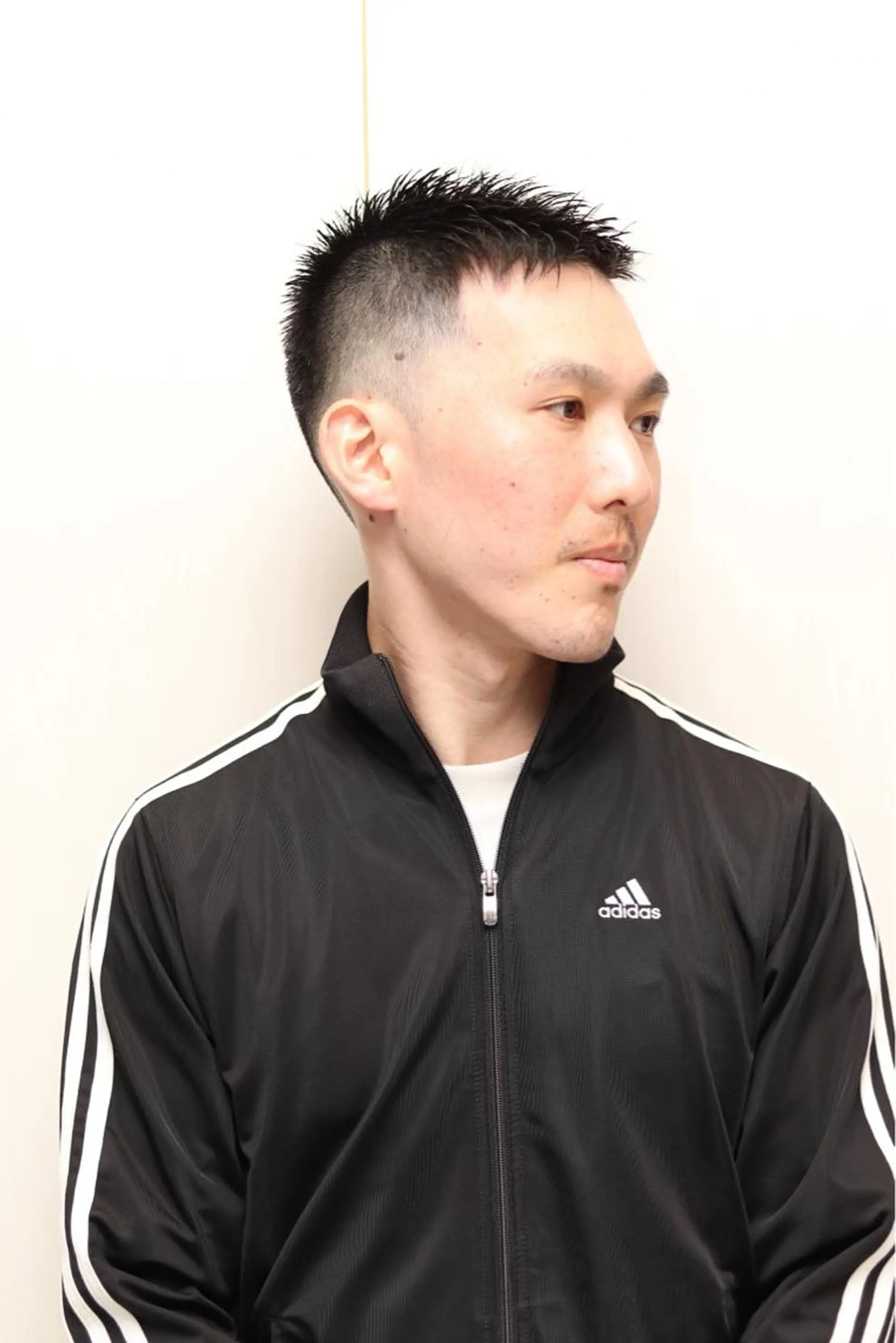 ショート メンズ 刈り上げ 渡邊 絢のヘアスタイル