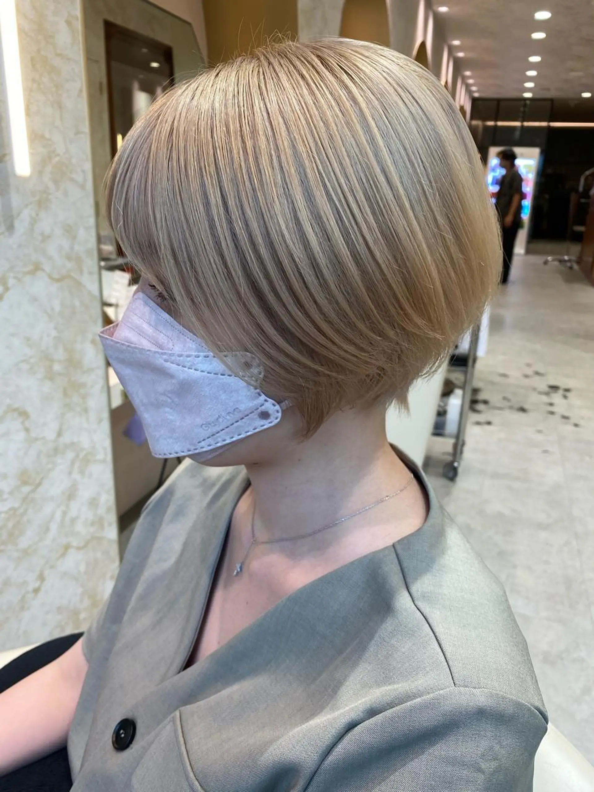 ショート カラー 店長/mao/ 前髪/顔周りカットのヘアスタイル