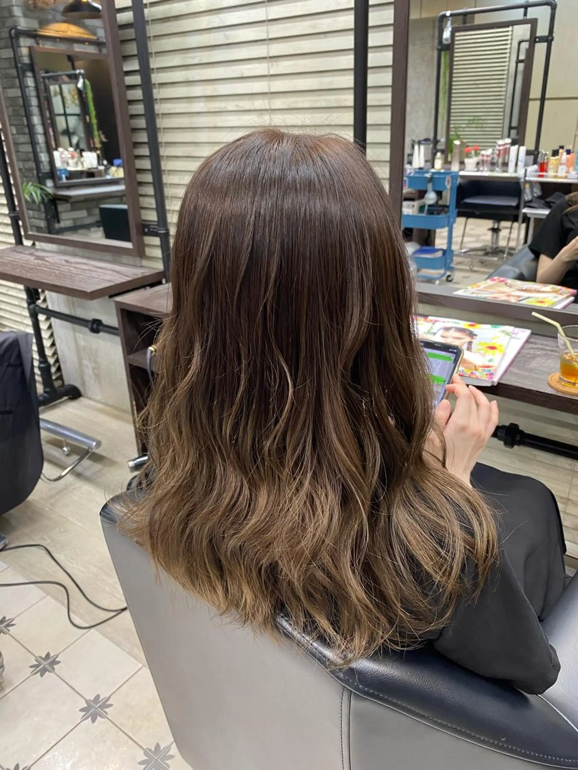 ロング カラー アッシュ ベージュカラー グラデーションカラー 韓国ヘア☁️ mitsukiのヘアスタイル